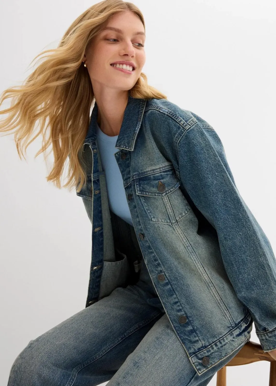 bonprix Bekleidung·Hosen|Jacken & Mäntel^Oversize Jeansjacke hellblau denim used