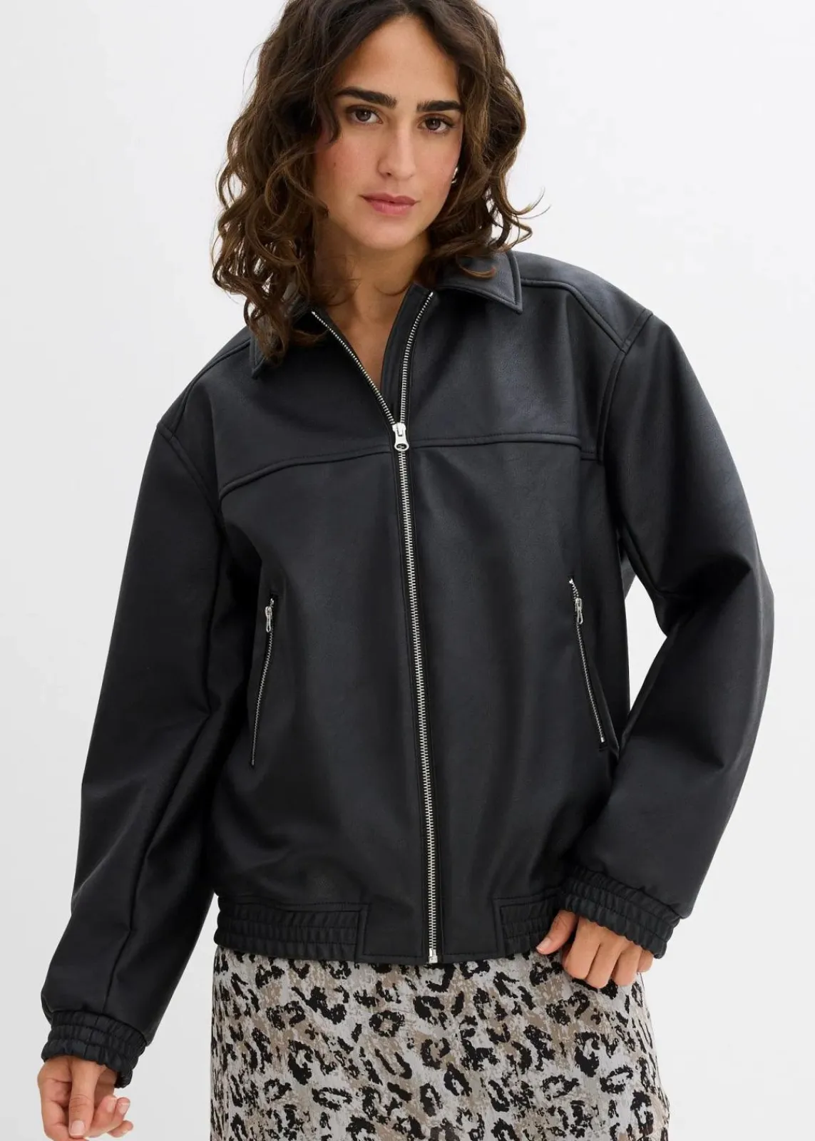 bonprix Nachhaltigere Materialien|Jacken & Mäntel^Oversize Lederimitat-Jacke schwarz
