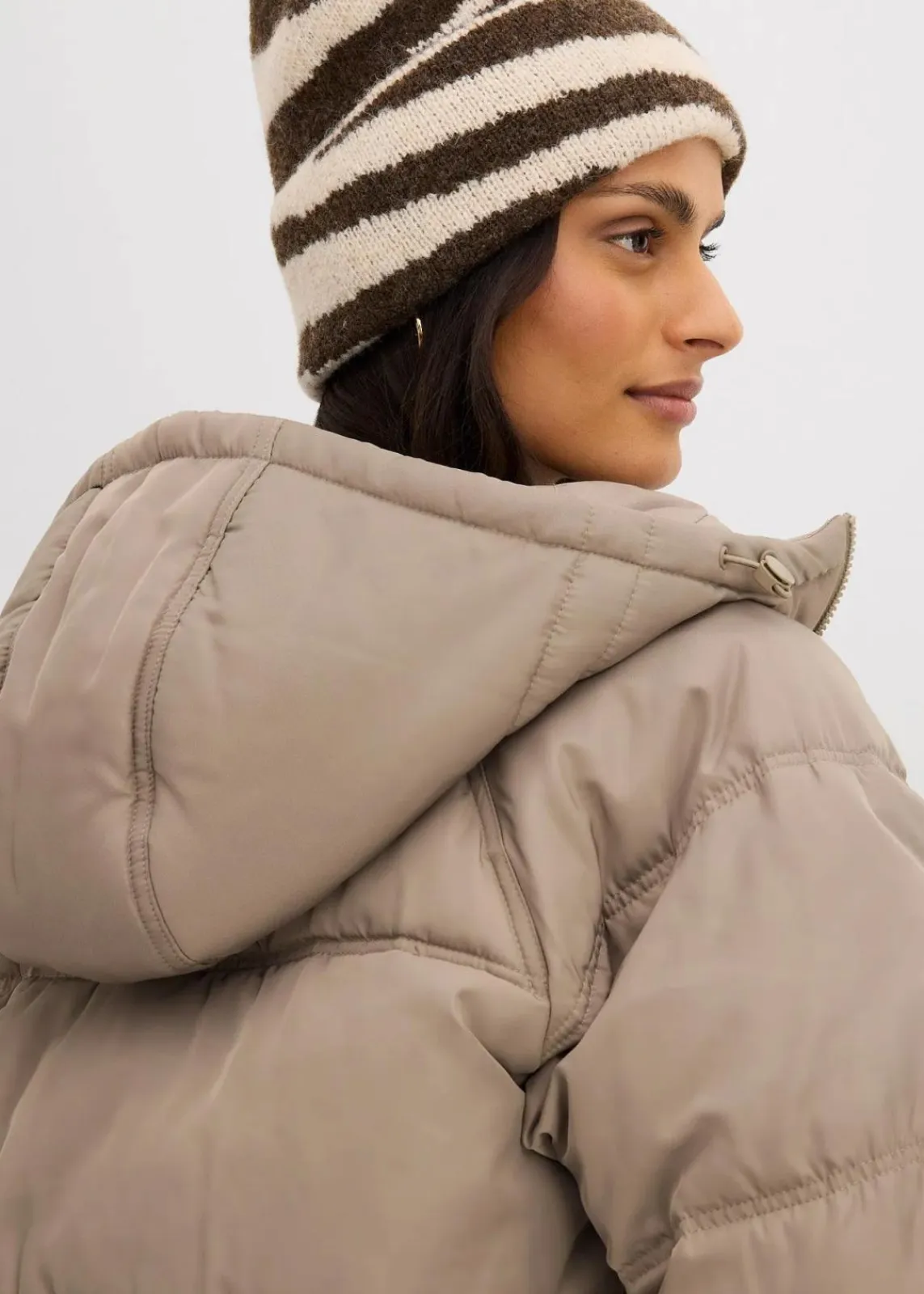 bonprix Bekleidung·Hosen|Jacken & Mäntel^Oversize Steppjacke helloliv