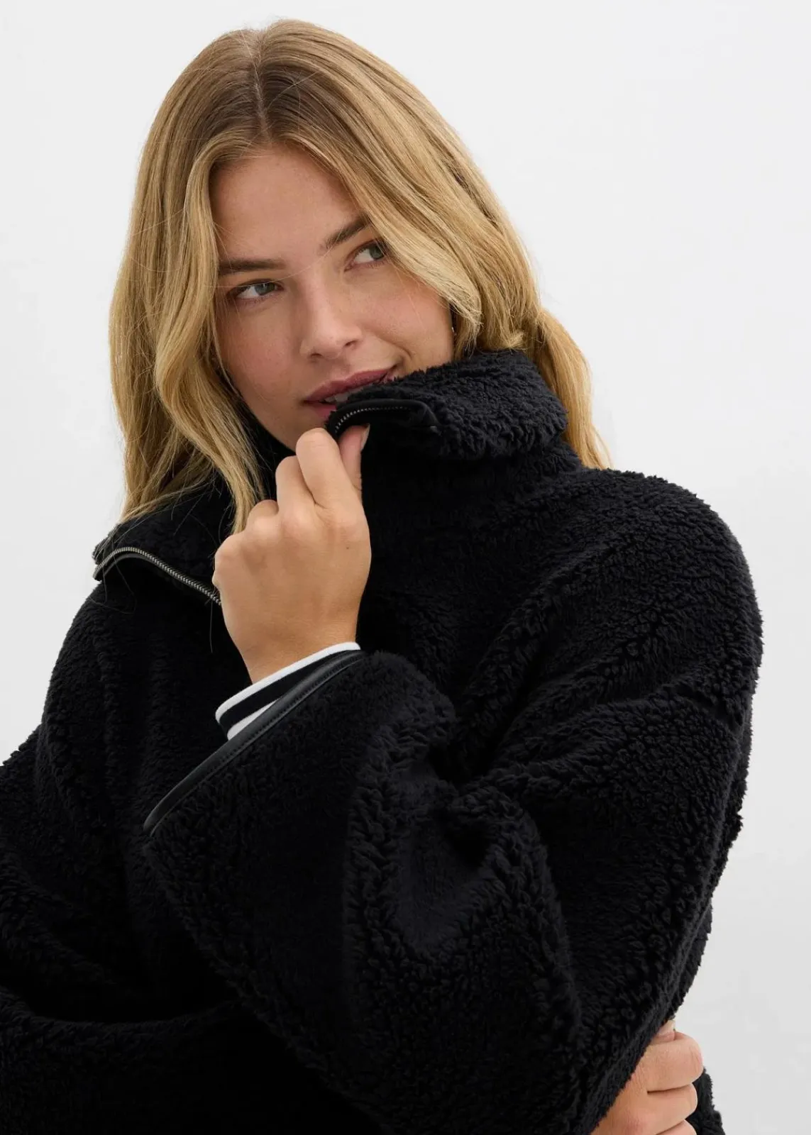 bonprix Bekleidung·Hosen|Jacken & Mäntel^Oversize Teddy-Fleece Jacke schwarz
