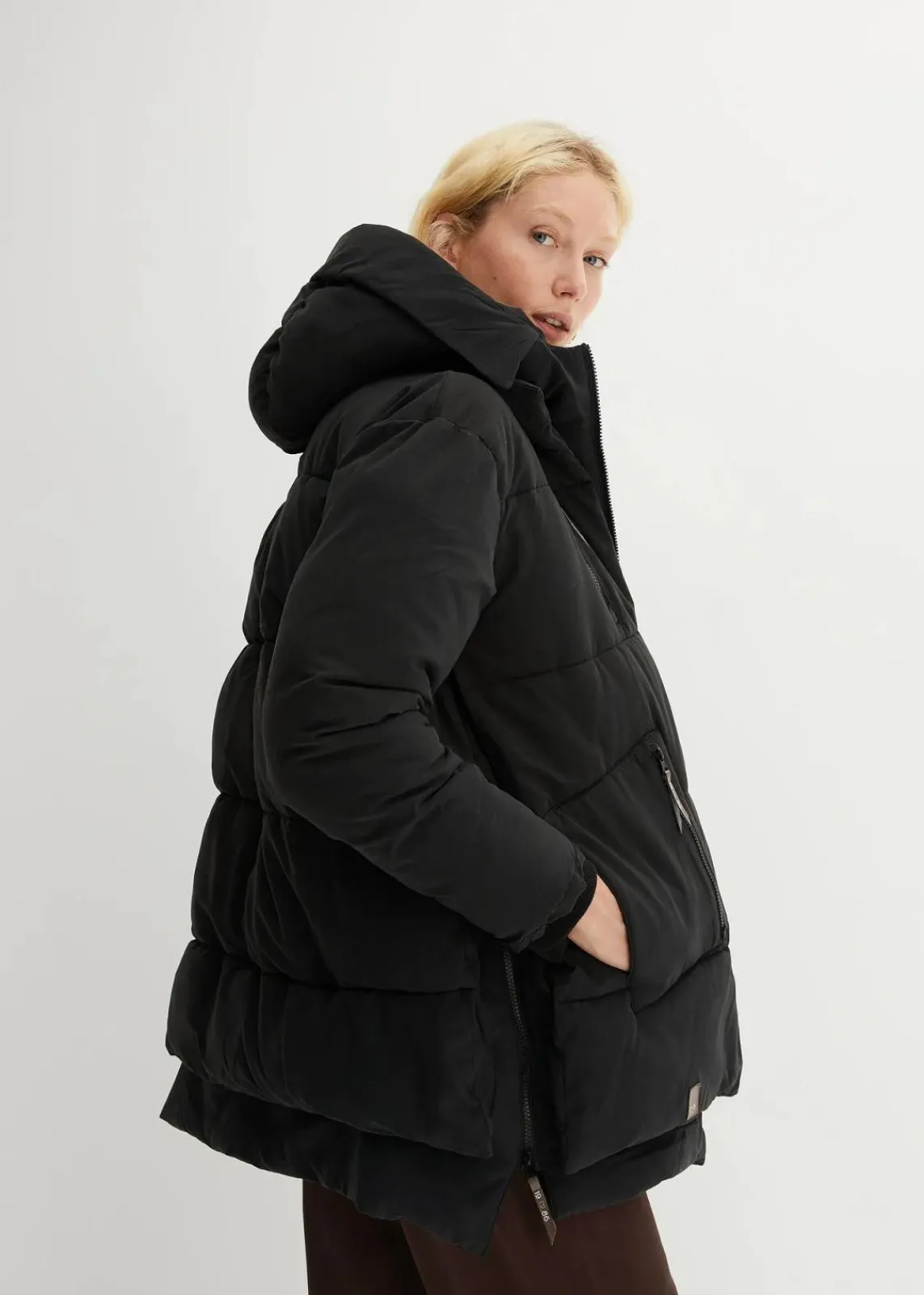 bonprix Bekleidung·Hosen|Jacken & Mäntel^Oversize Winterjacke mit Kapuze schwarz