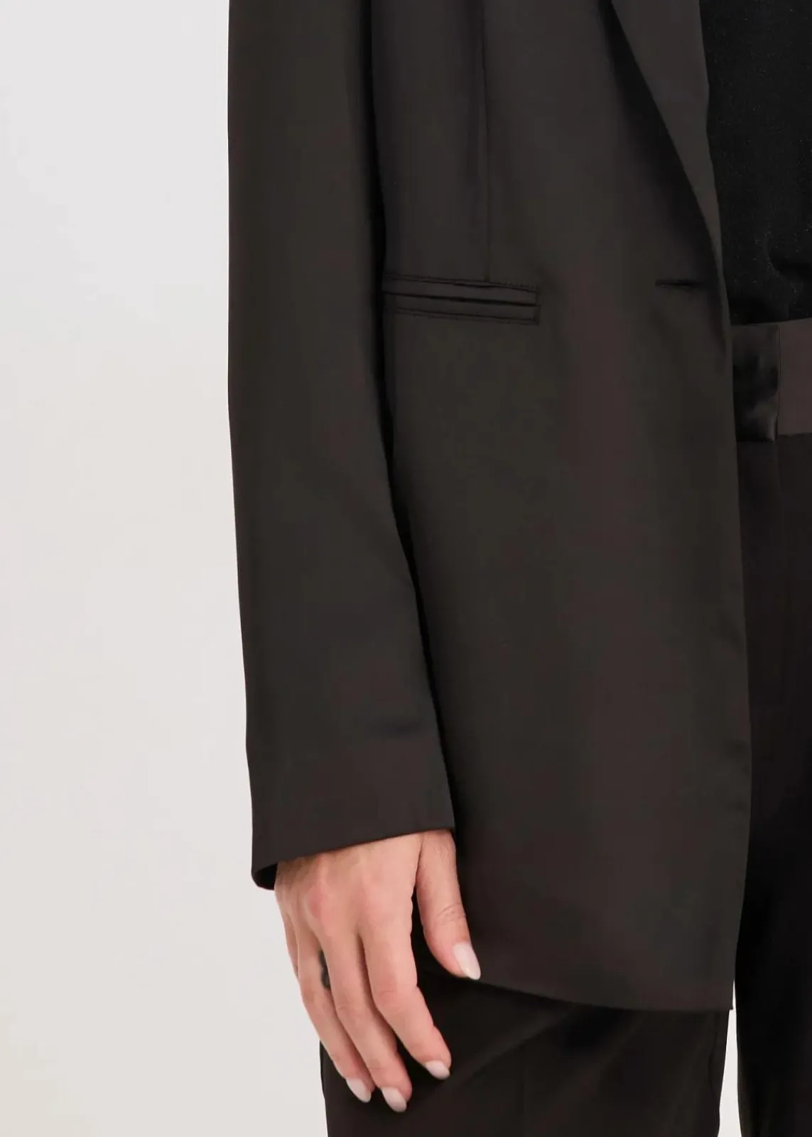 bonprix Nachhaltigere Materialien|Blazer^Oversize-Blazer aus Satin schwarz