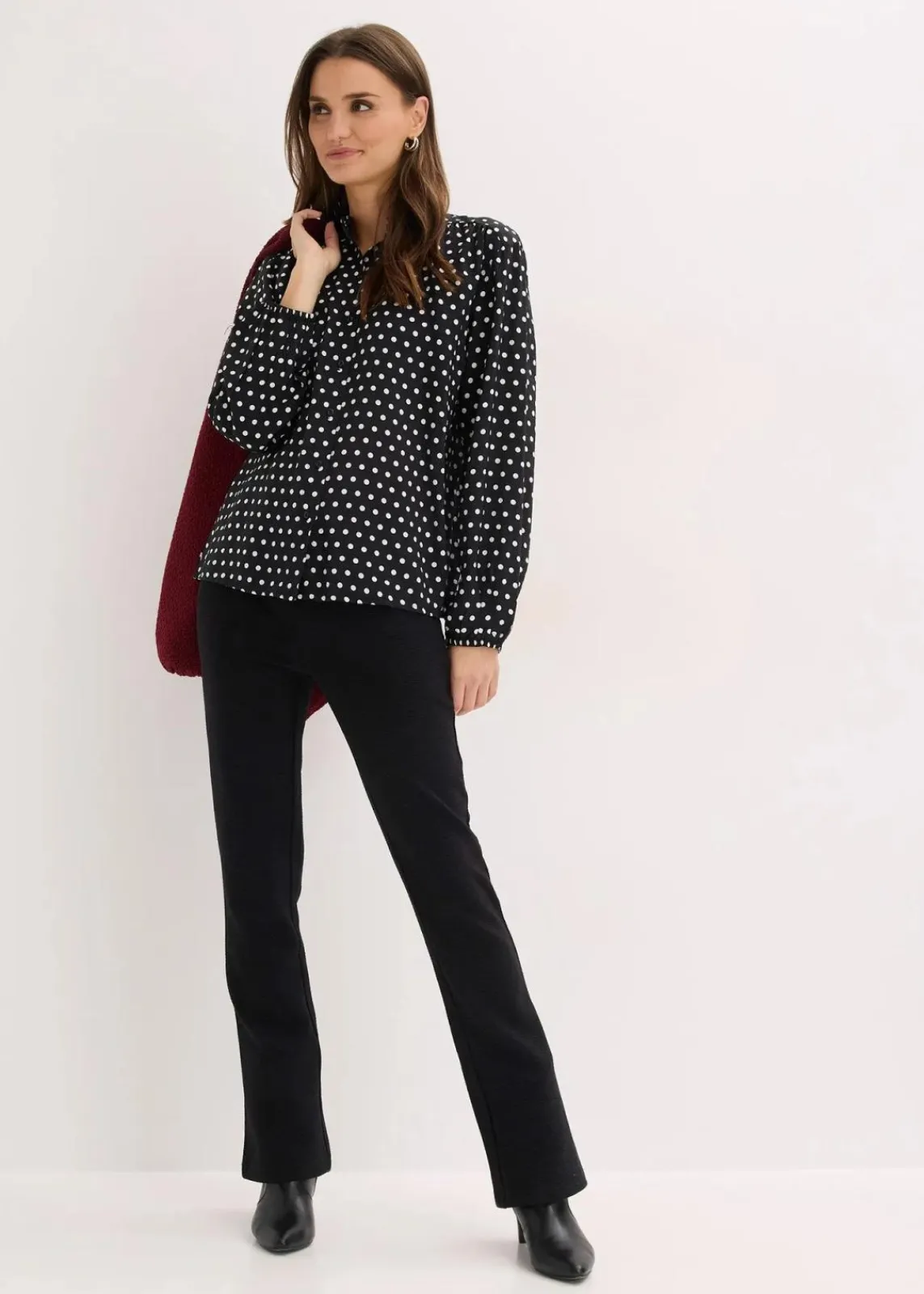 bonprix Bekleidung·Jacken & Mäntel|Blusen & Tuniken^Oversize-Bluse schwarz gepunktet