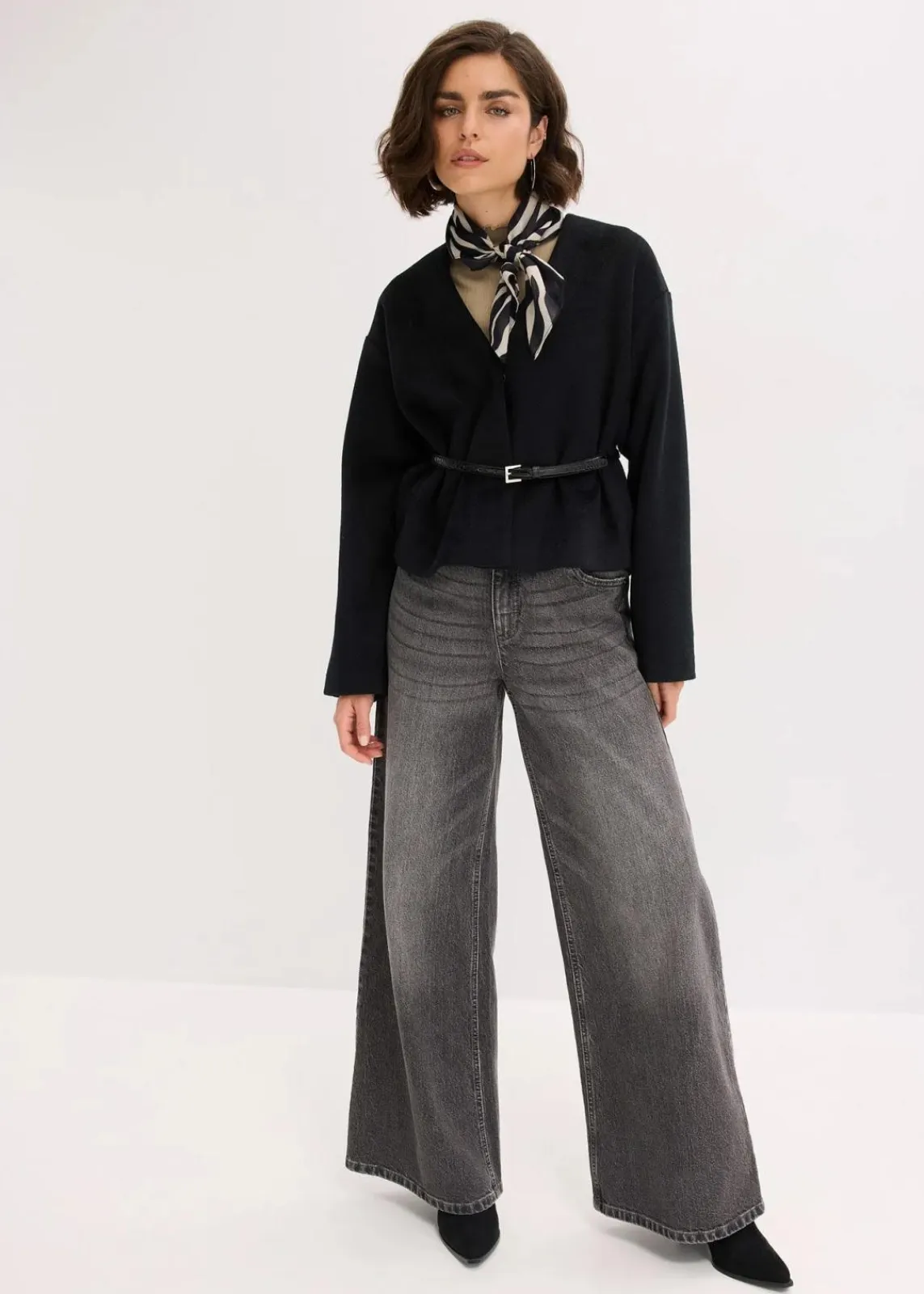 bonprix Bekleidung·Basics|Blazer^Oversized Blazer mit Gürtel in Wolloptik, ungefüttert schwarz