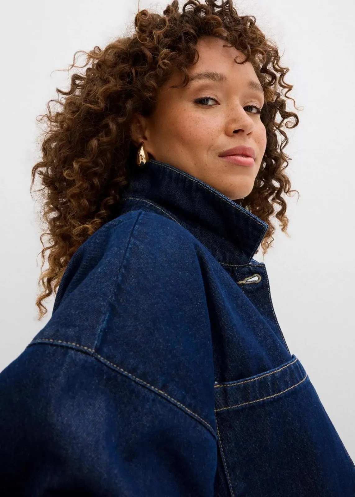 bonprix Bekleidung·Hosen|Nachhaltigere Materialien^Oversized Jeans-Overshirt aus Bio-Baumwolle tiefblau denim ungewaschen