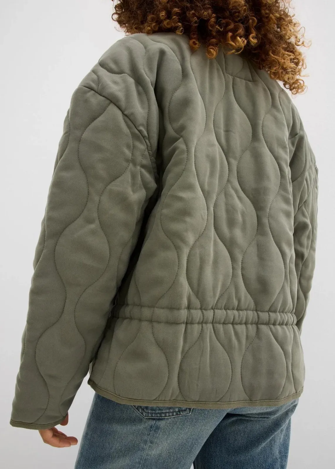 bonprix Jacken & Mäntel|Bekleidung·Hosen^Oversized Steppjacke schlammgrün washed