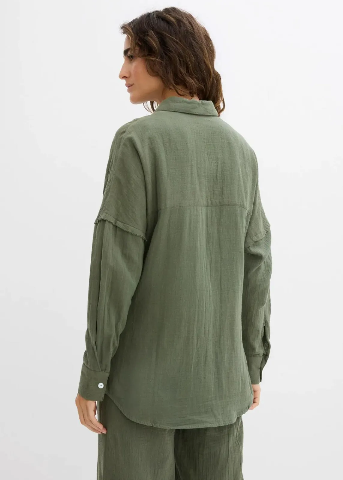 bonprix Bekleidung·Jacken & Mäntel|Zweiteiler & Sets^Oversize-Hemd aus luftigem Musselin schlammgrün