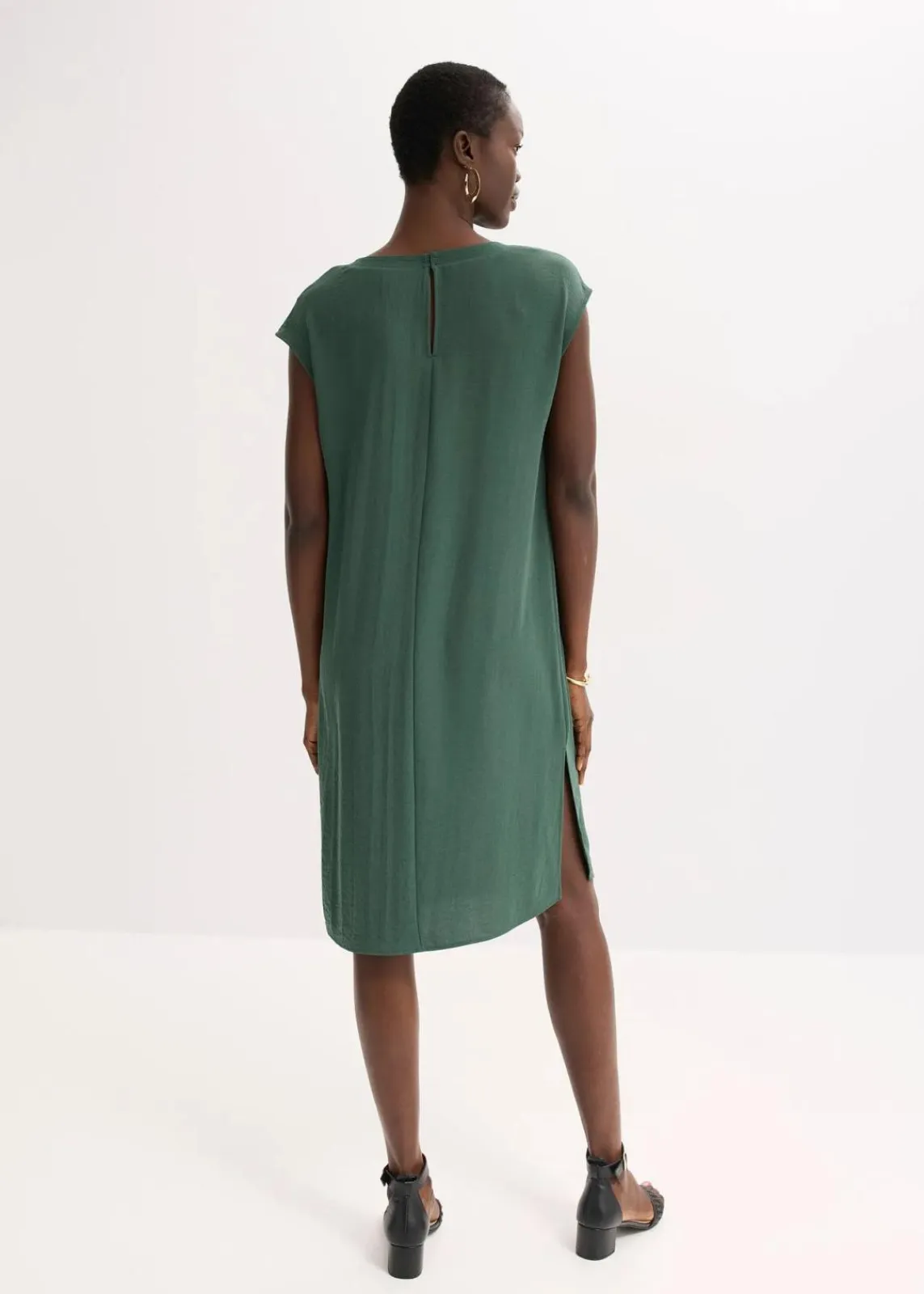bonprix Bekleidung·Pullover & Strickjacken|Kleider^Oversize-Kleid aus strukturiertem Crêpe schattengrün