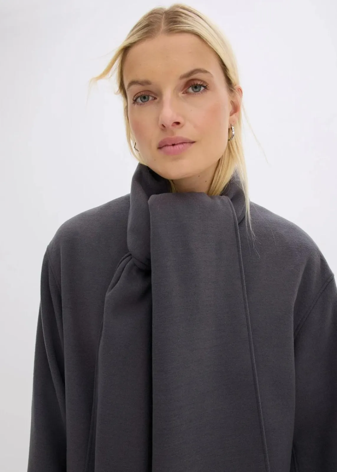 bonprix Bekleidung·Hosen|Jacken & Mäntel^Oversize-Mantel mit zwei dezenten Nahttaschen schiefergrau