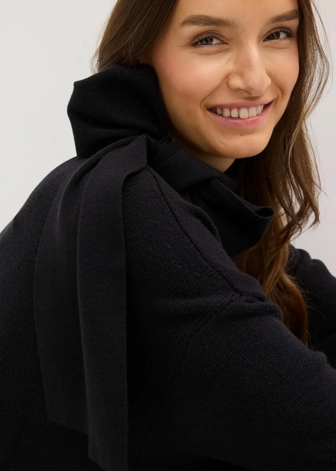 bonprix Bekleidung·Umstandsmode|Bekleidung·Jeans^Oversize-Pullover aus softem Viskose-Mix schwarz