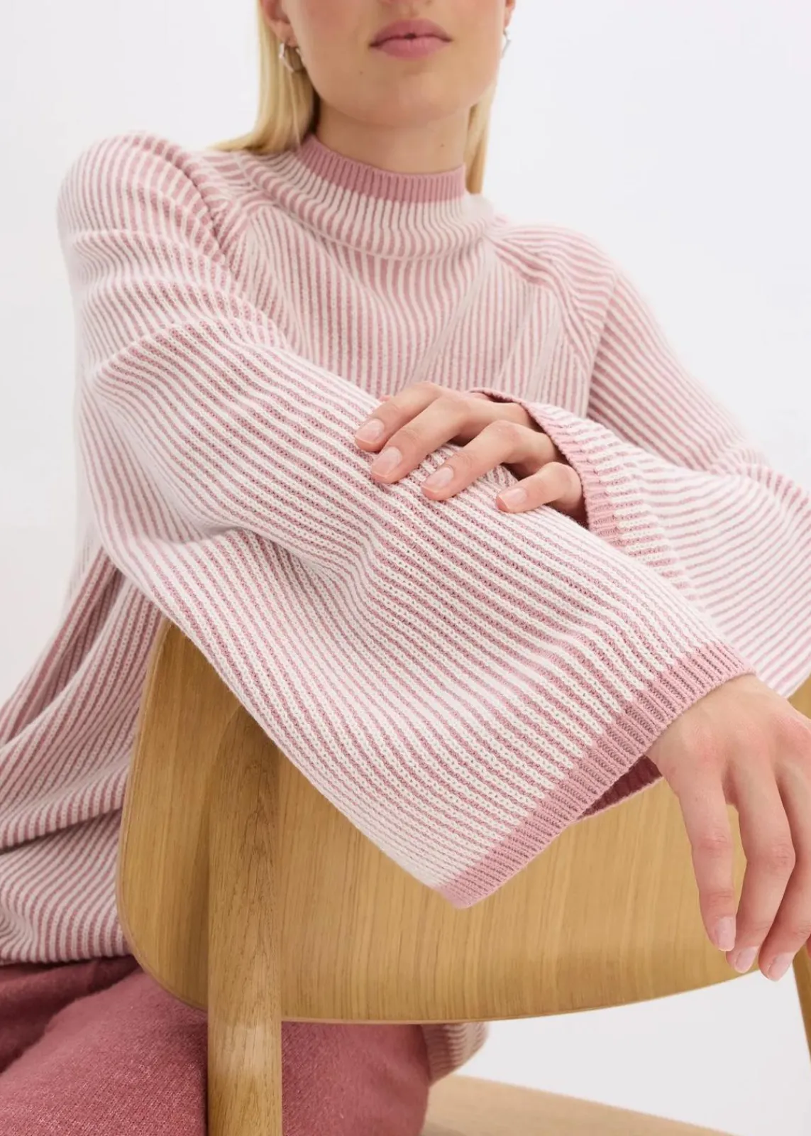 bonprix Bekleidung·Umstandsmode|Strickmode^Oversize-Pullover mit Stehkragen aschrosa meliert