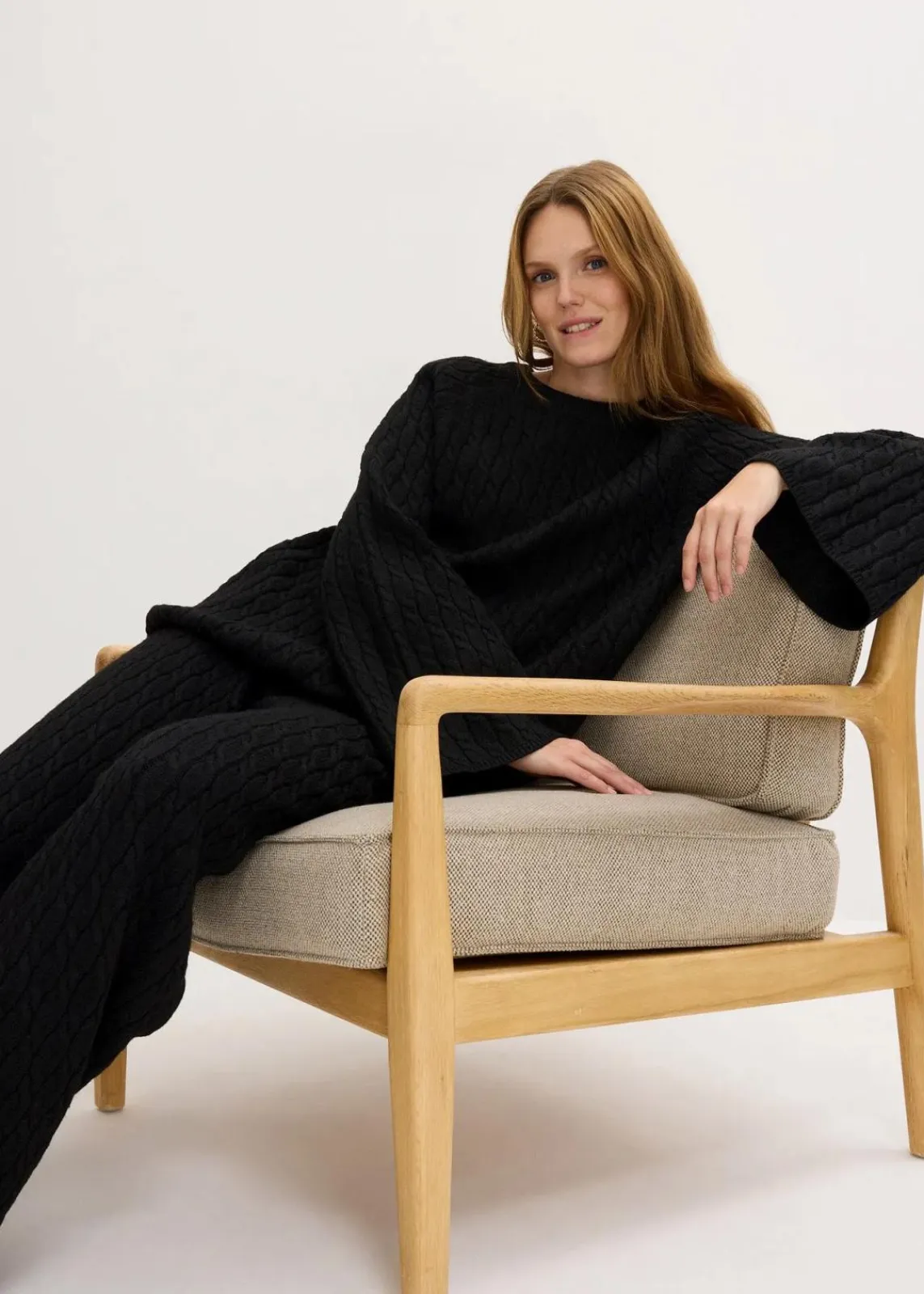 bonprix Bekleidung·Umstandsmode|Bekleidung·Jeans^Oversize-Pullover mit Zopfmuster schwarz