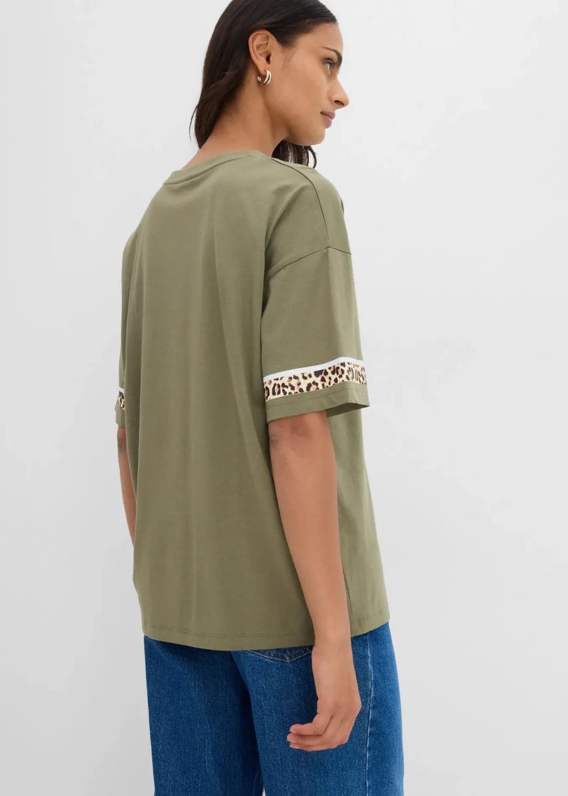 bonprix Shirts & Tops|Nachhaltigere Materialien^Oversize-Shirt aus reiner Bio-Baumwolle oliv leo