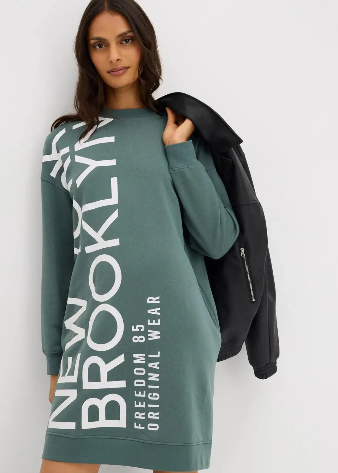 bonprix Bekleidung·Blusen & Tuniken|Bekleidung·Pullover & Strickjacken^Oversize-Sweatkleid aus weichem Baumwoll-Mix graugrün