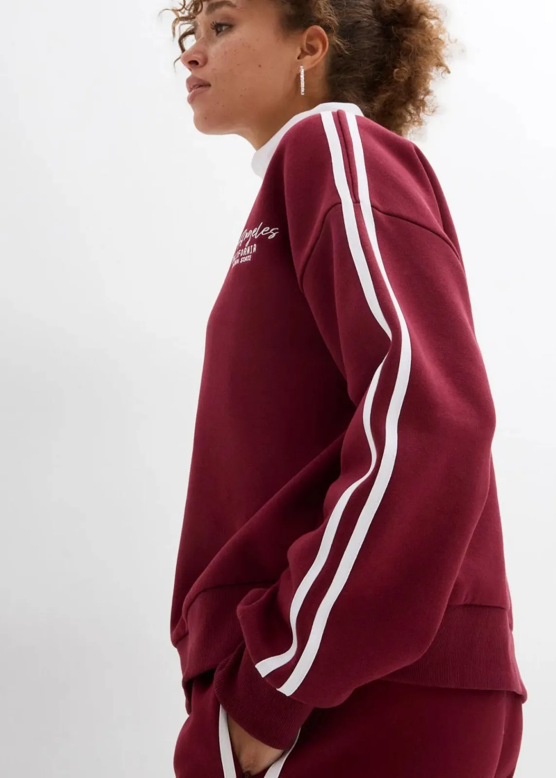 bonprix Bekleidung·Blusen & Tuniken|Nachhaltigere Materialien^Oversize-Sweatshirt aus weichem Baumwoll-Mix ahornrot/weiß