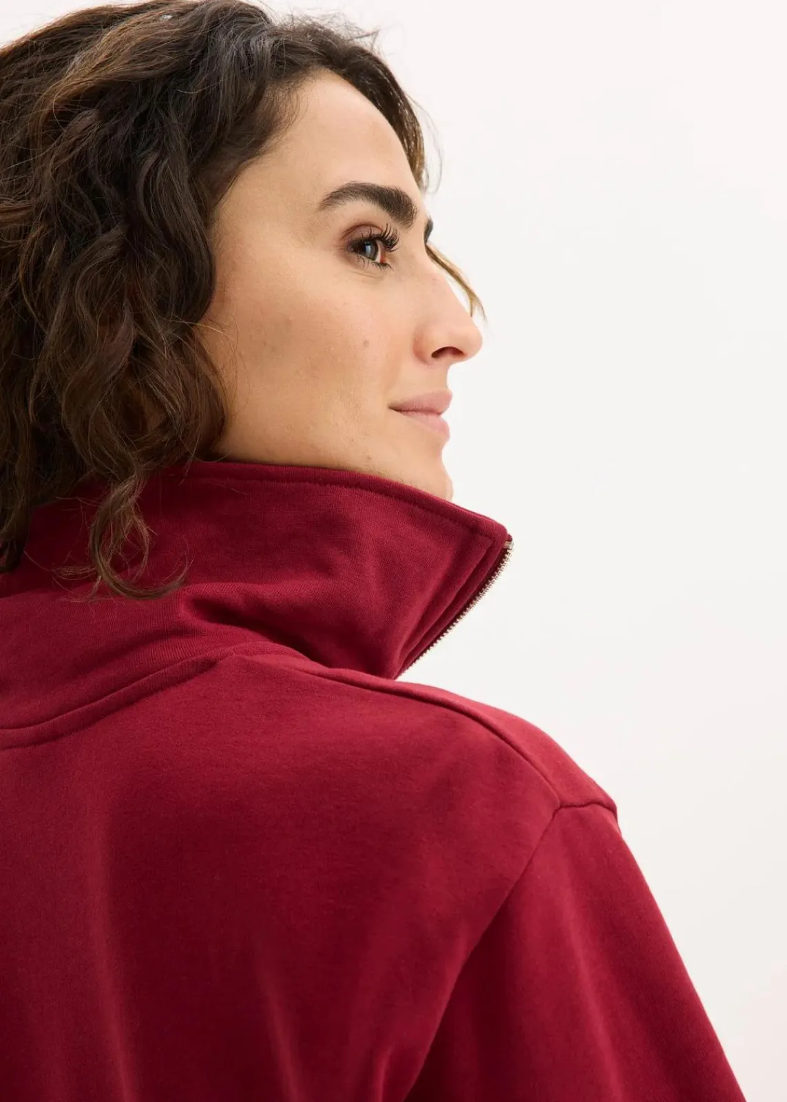 bonprix Nachhaltigere Materialien^Oversize-Sweatshirt mit Reißverschluss pflaumenrot