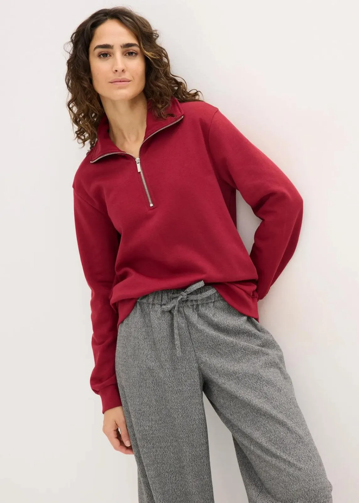 bonprix Nachhaltigere Materialien^Oversize-Sweatshirt mit Reißverschluss pflaumenrot