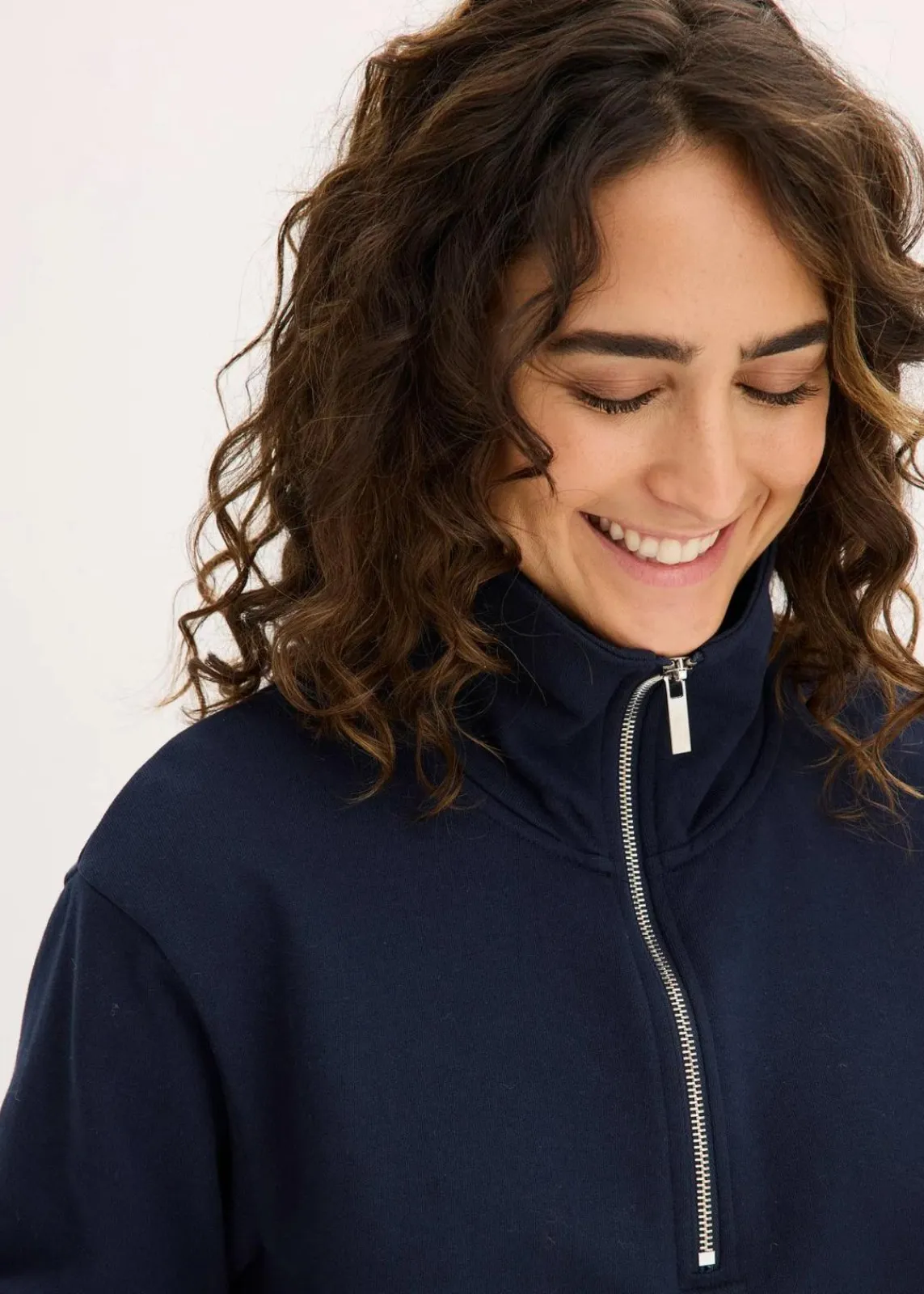 bonprix Nachhaltigere Materialien^Oversize-Sweatshirt mit Reißverschluss dunkelblau