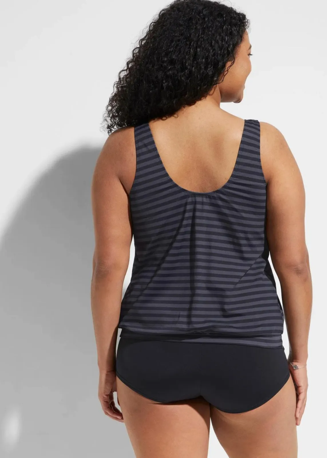 bonprix Nachhaltigere Materialien|Tankinis^Oversize-Tankini (2-tlg. Set) schwarz/anthrazit