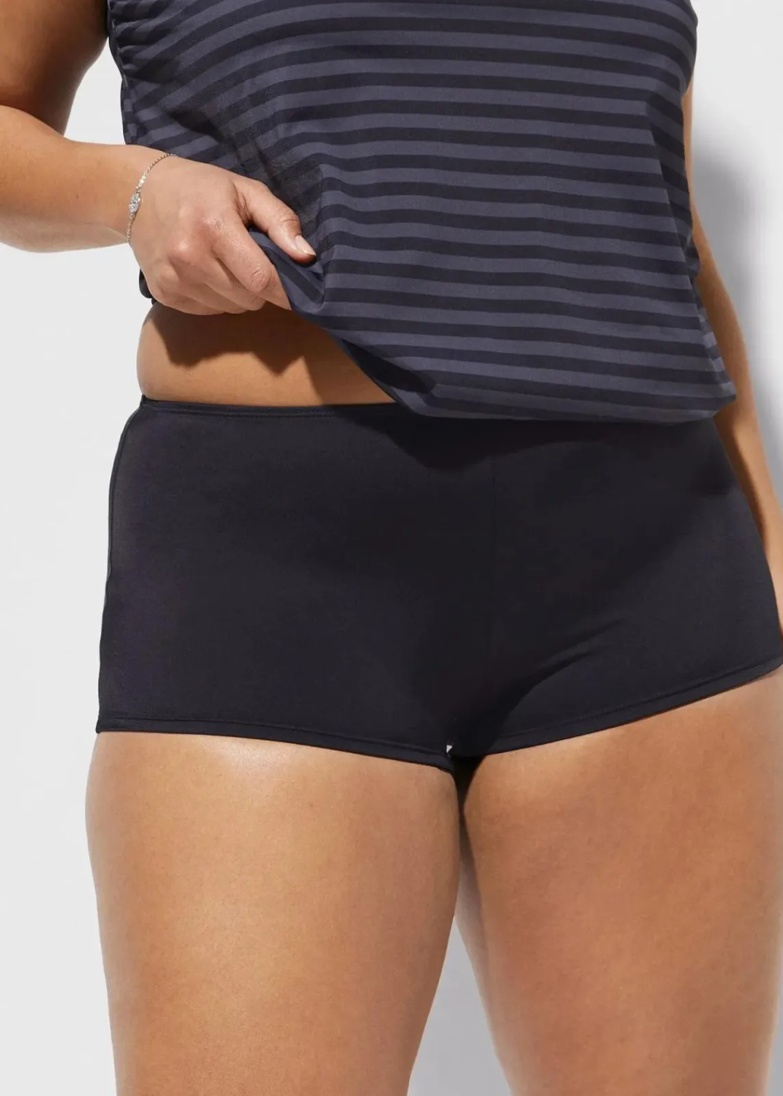 bonprix Nachhaltigere Materialien|Tankinis^Oversize-Tankini (2-tlg. Set) schwarz/anthrazit