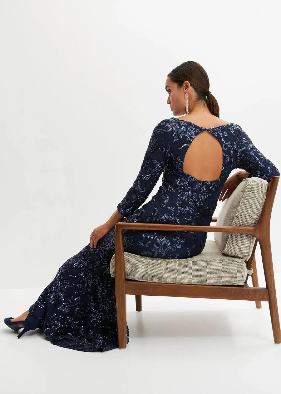 bonprix Kurzgrößen|Kurzgrößen^Paillettenkleid mit Rückenausschnitt dunkelblau