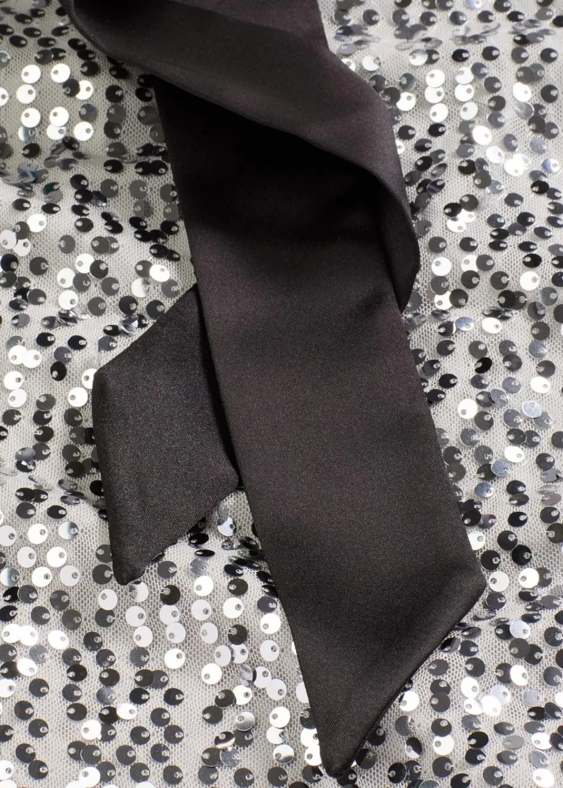 bonprix Bekleidung·Pullover & Strickjacken|Kleider^Paillettenkleid mit Schleifendetail silber