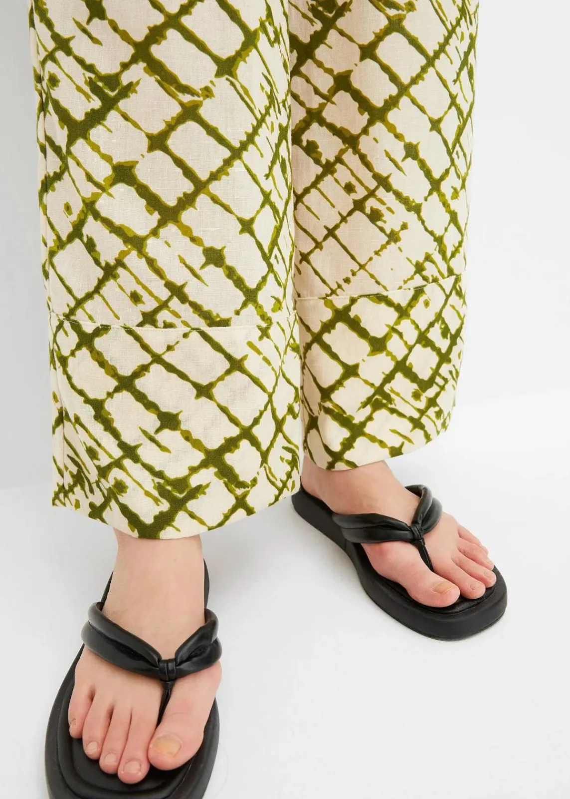bonprix Bekleidung·Kleider|Hosen^Palazzo-Hose dunkelmoos/natur batik