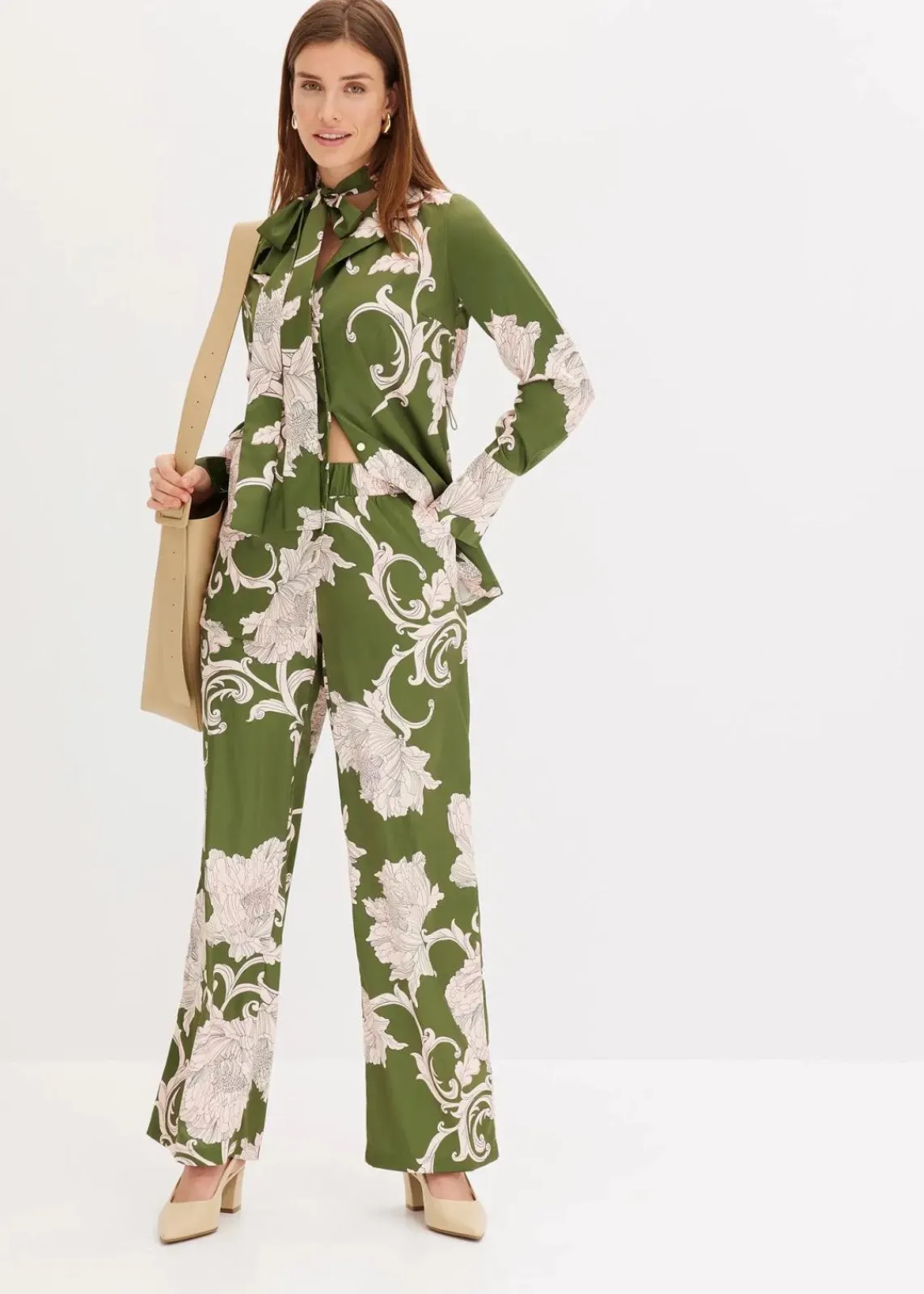 bonprix Bekleidung·Kleider|Zweiteiler & Sets^Palazzo-Hose aus fließendem Satin grün floral