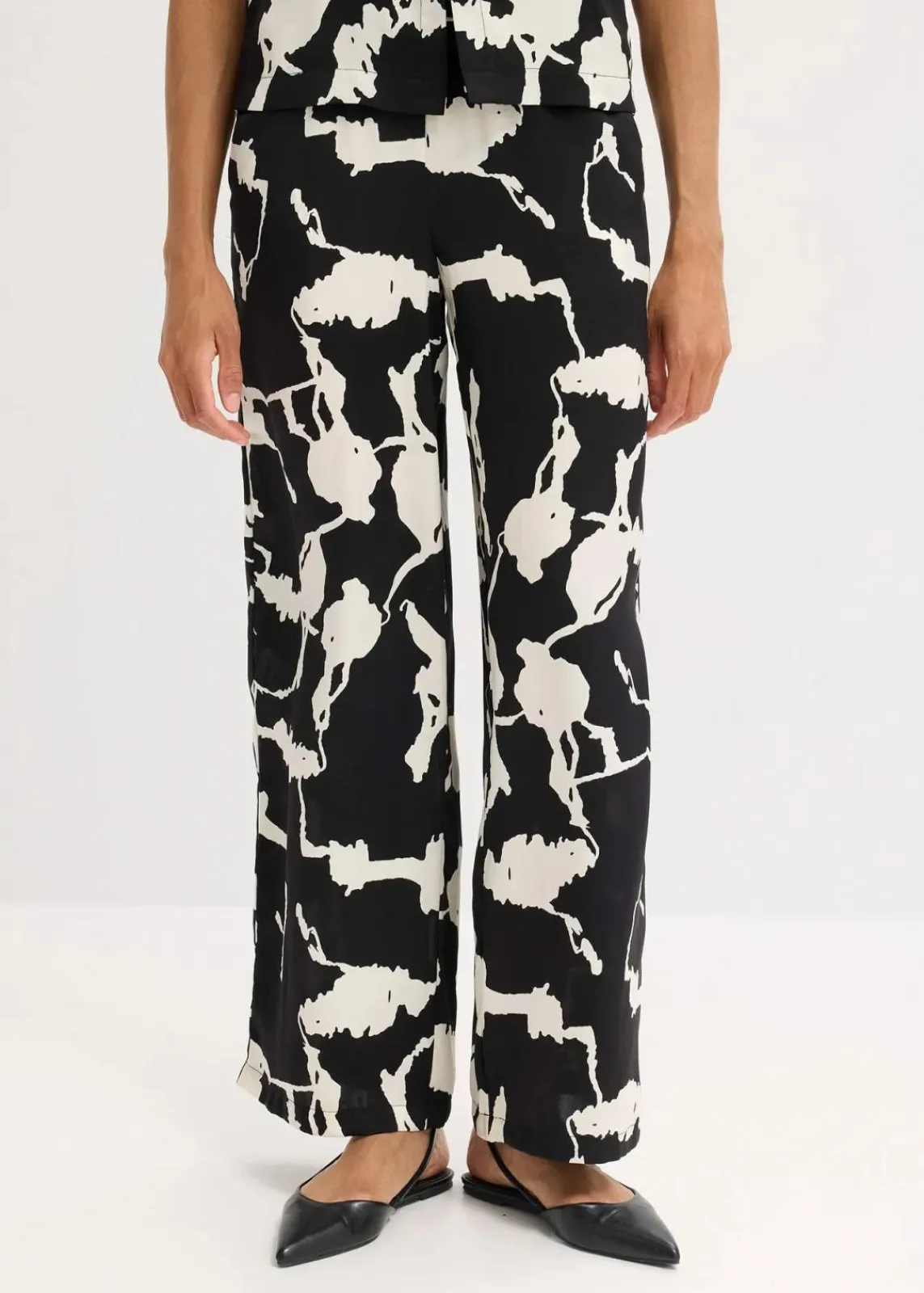 bonprix Bekleidung·Kleider|Zweiteiler & Sets^Palazzo-Hose aus fließendem Satin schwarz/weiß bedruckt