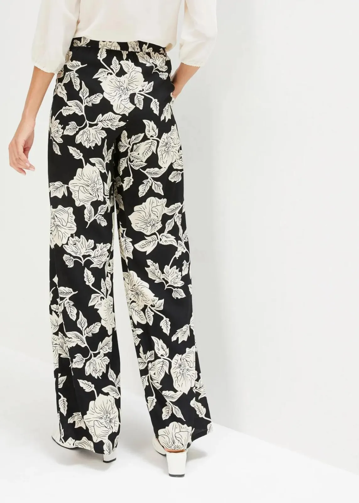 bonprix Bekleidung·Kleider|Hosen^Palazzo-Hose aus fließender Viskose schwarz/kieselbeige geblümt