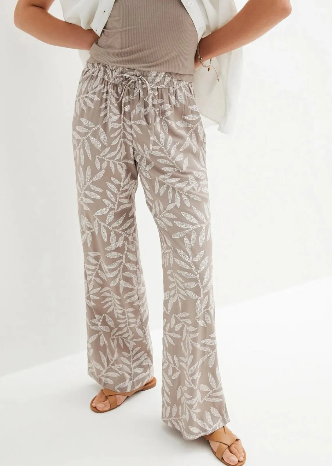 bonprix Nachhaltigere Materialien|Hosen^Palazzo-Hose aus fließender Viskose taupe/weiß bedruckt