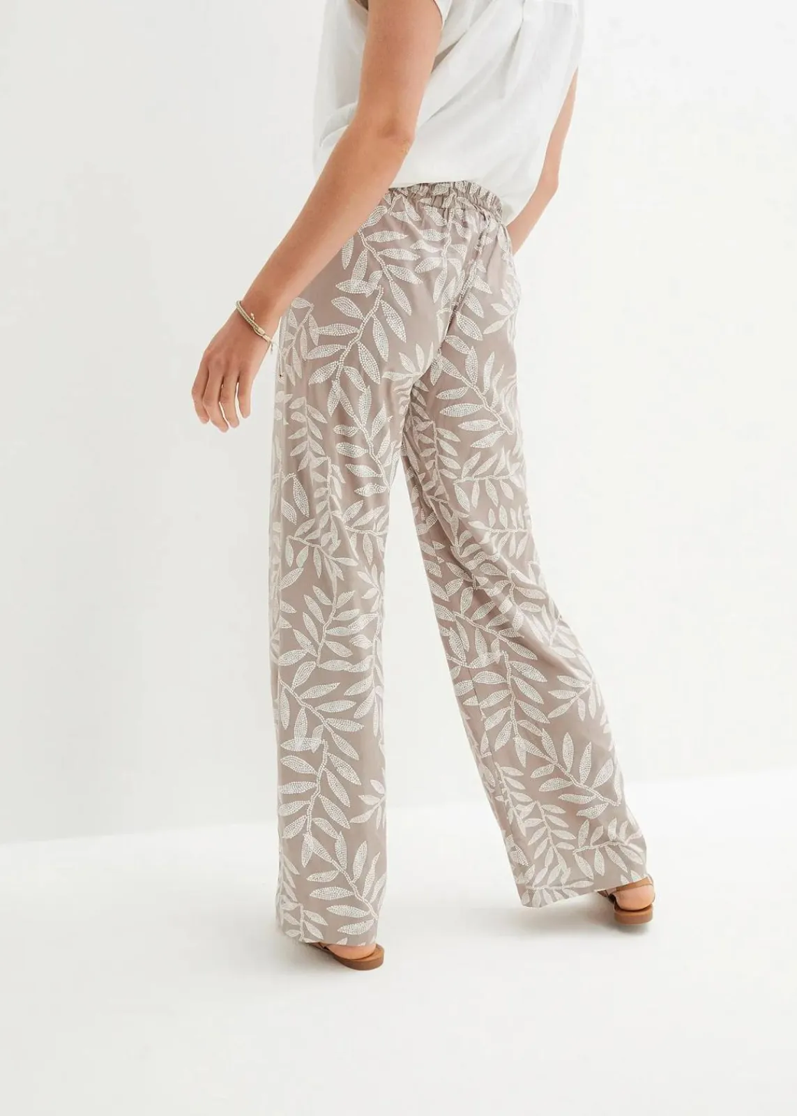 bonprix Nachhaltigere Materialien|Hosen^Palazzo-Hose aus fließender Viskose taupe/weiß bedruckt