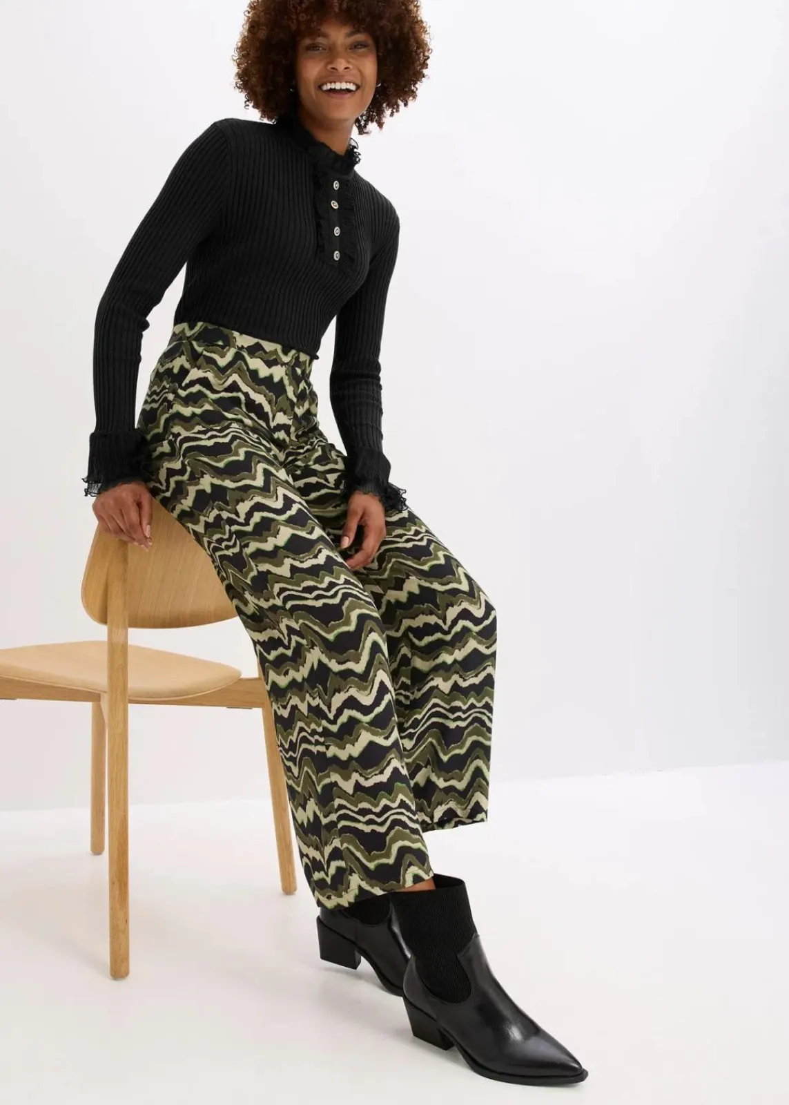 bonprix Bekleidung·Kleider|Hosen^Palazzo-Hose aus leichtem Viskose-Crêpe dunkeloliv bedruckt