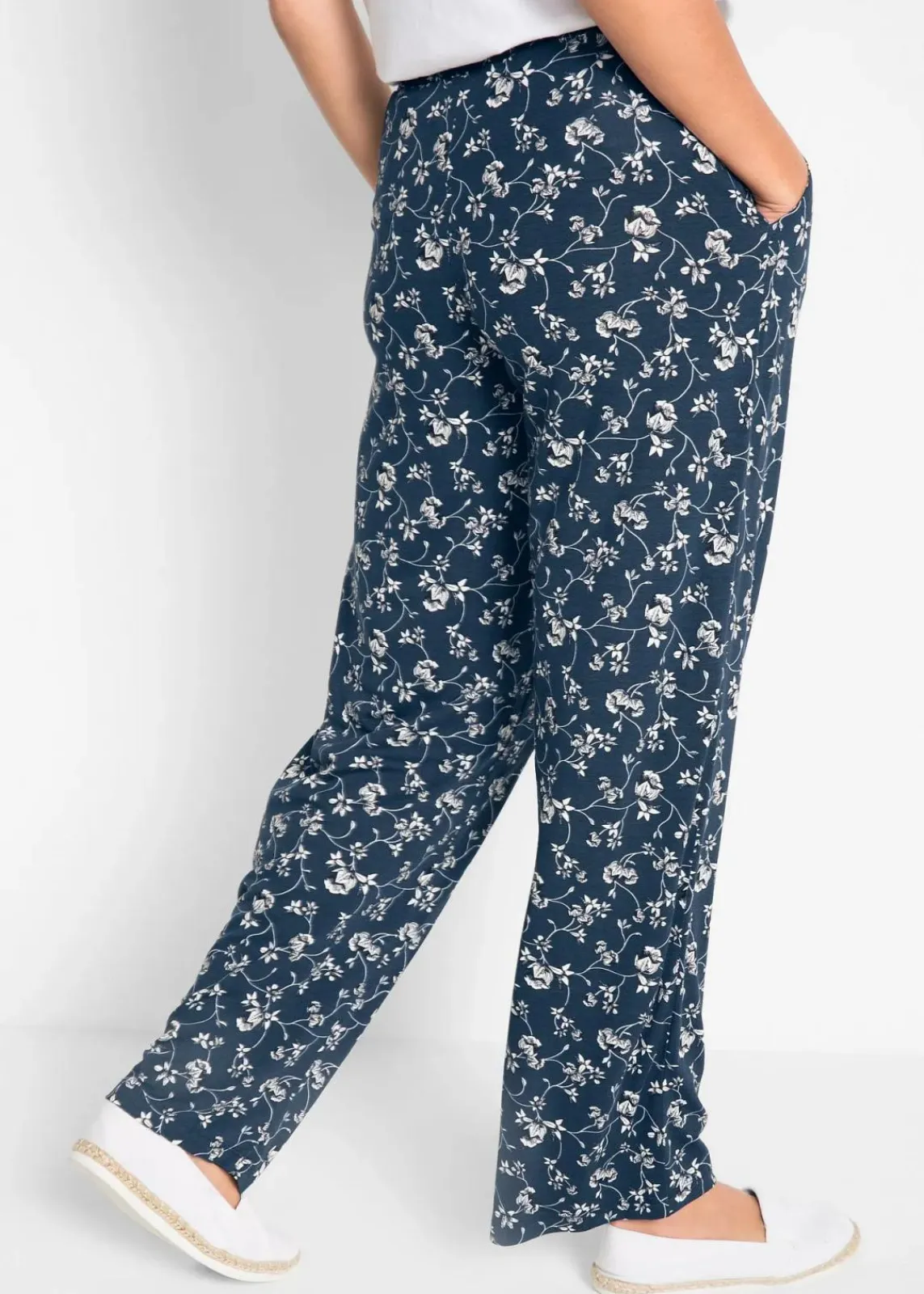 bonprix Bekleidung·Kleider|Hosen^Palazzo-Hose aus Viskose-Mix dunkelblau geblümt