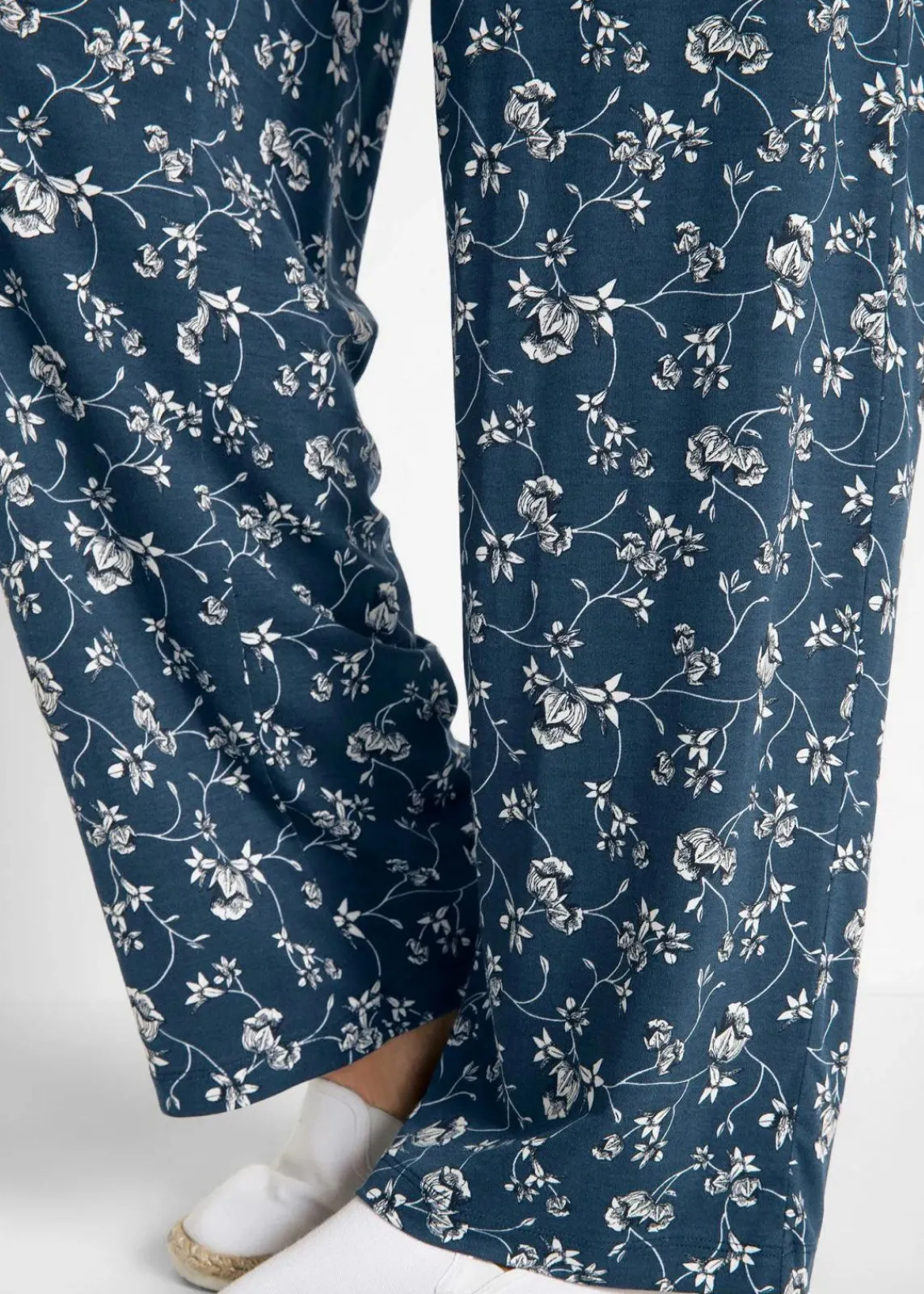 bonprix Bekleidung·Kleider|Hosen^Palazzo-Hose aus Viskose-Mix dunkelblau geblümt