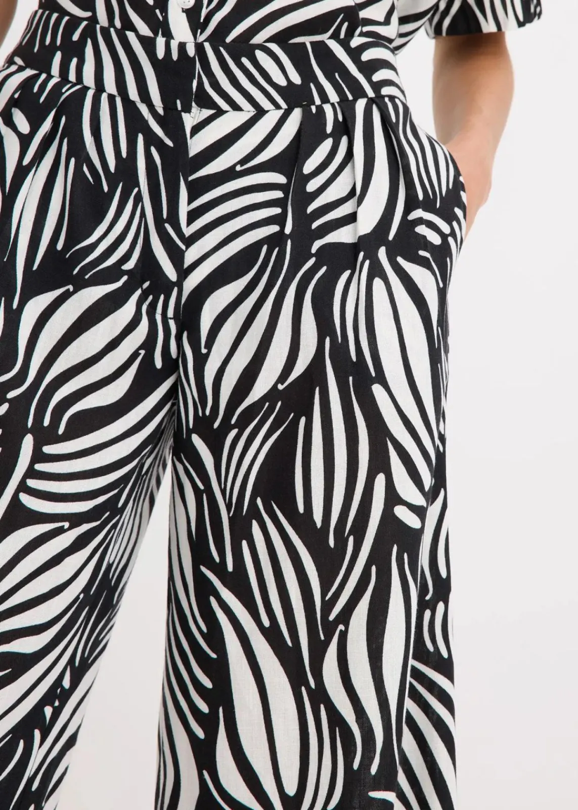 bonprix Bekleidung·Kleider|Hosen^Palazzo-Hose mit Bequembund schwarz/wollweiß bedruckt