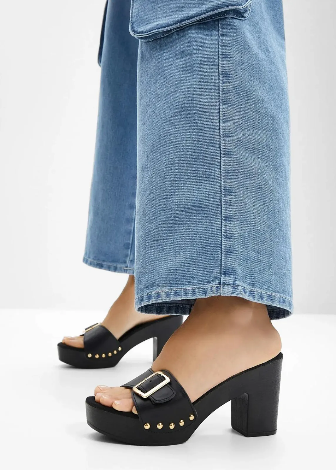 bonprix Sommerschuhe^Pantoletten schwarz