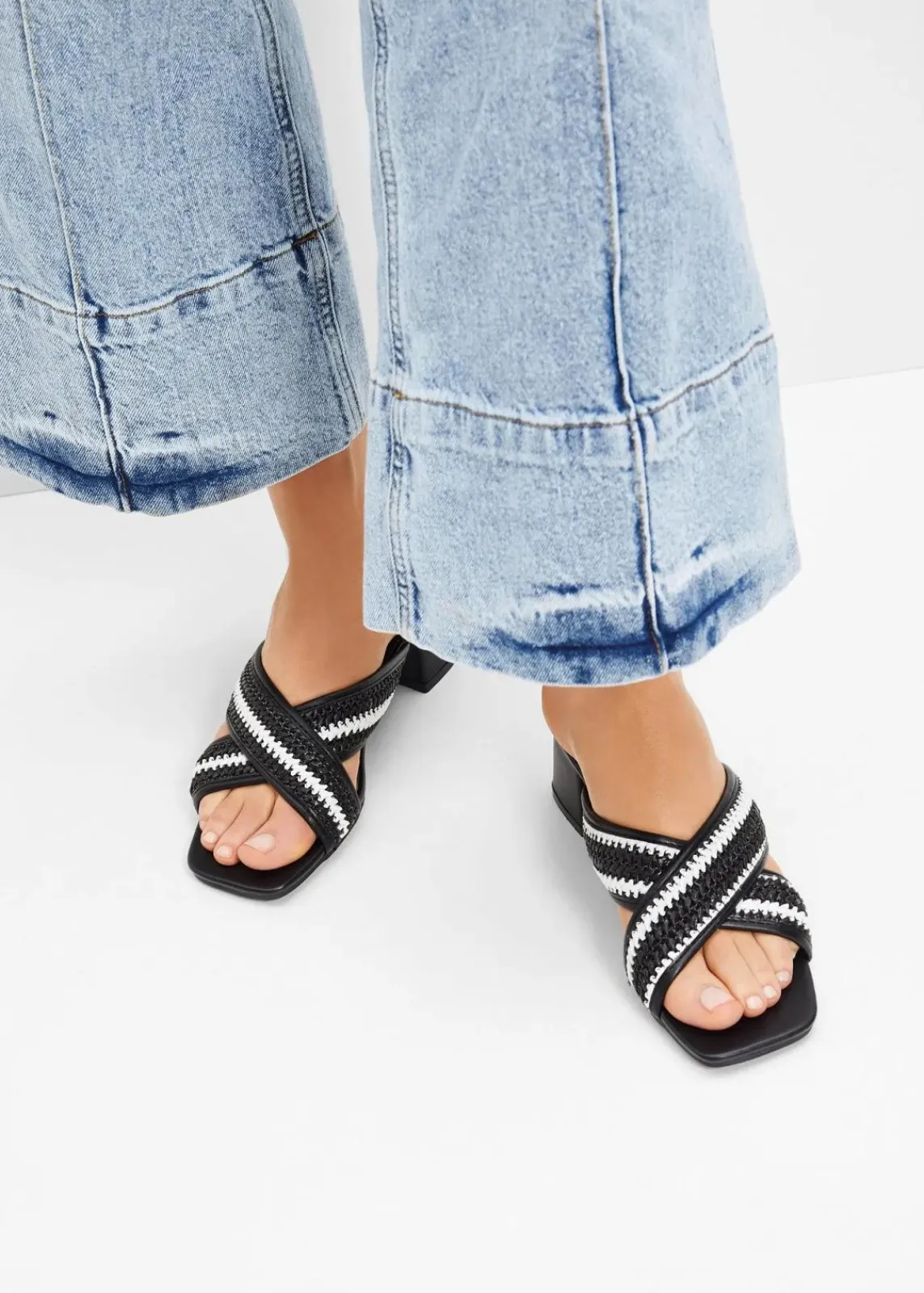 bonprix Sommerschuhe^Pantoletten schwarz