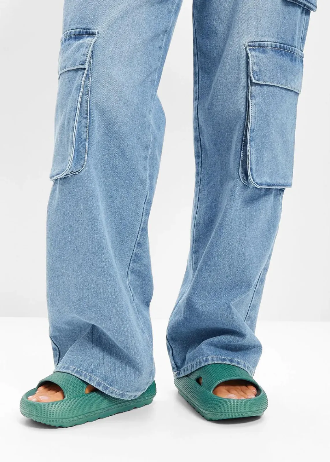 bonprix Sommerschuhe^Pantoletten dunkelgrün