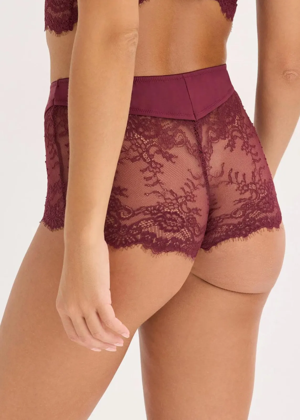 bonprix Wäsche·Dessous|Wäsche·Höschen^Panty aus zarter Spitze ahornrot