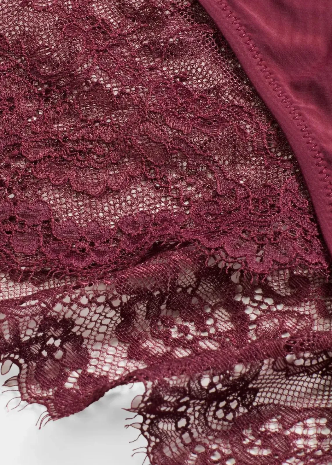 bonprix Wäsche·Dessous|Wäsche·Höschen^Panty aus zarter Spitze ahornrot