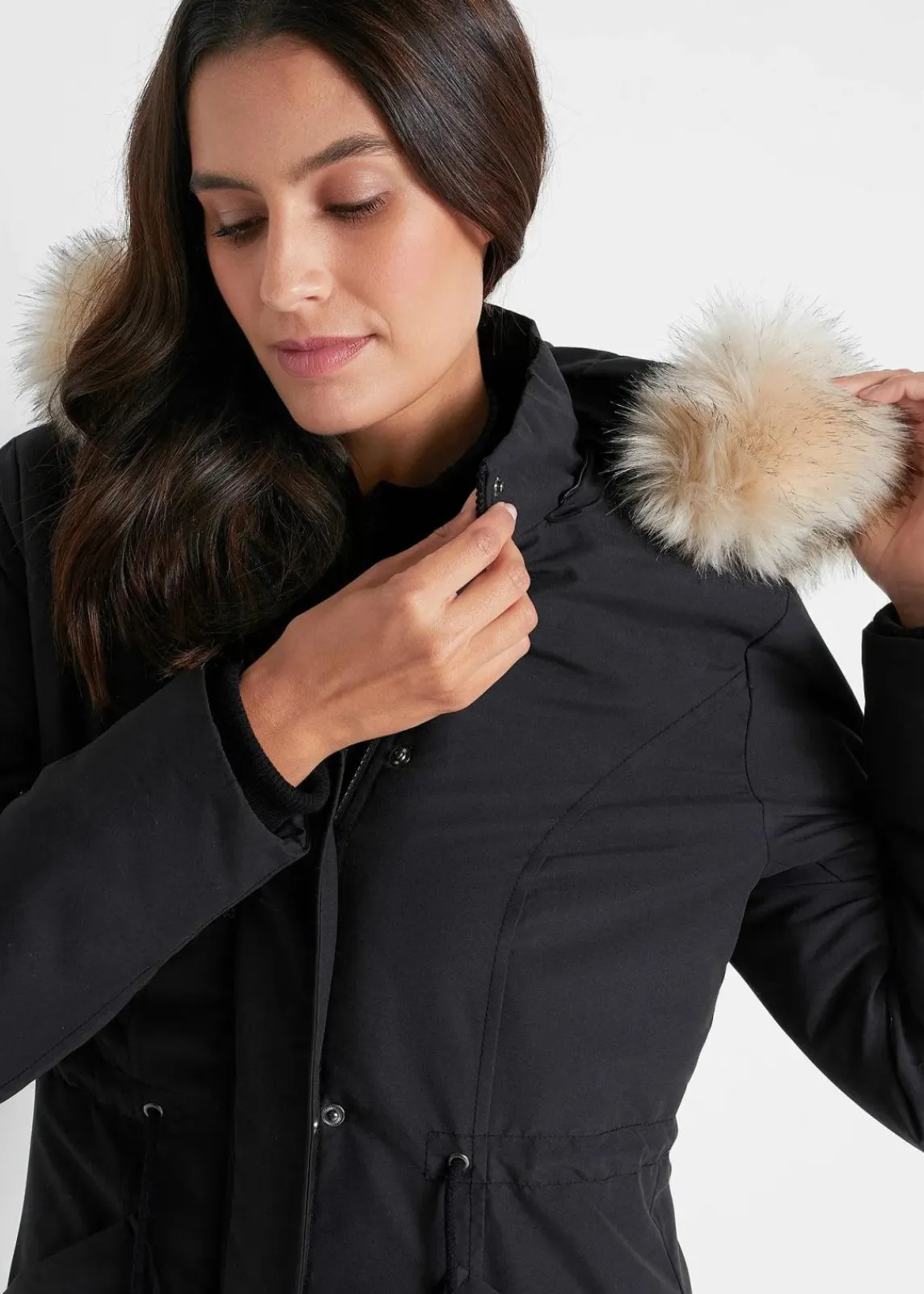 bonprix Kurzgrößen|Bekleidung·Hosen^Parka schwarz