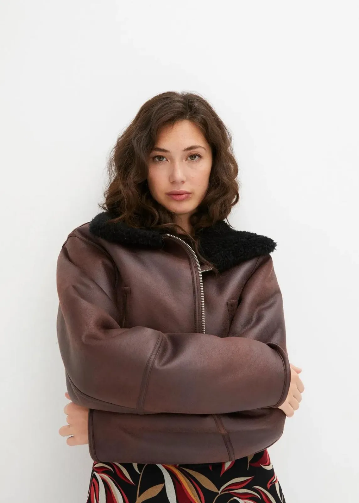 bonprix Jacken & Mäntel^Pilotenjacke aus Lammfellimitat terrabraun