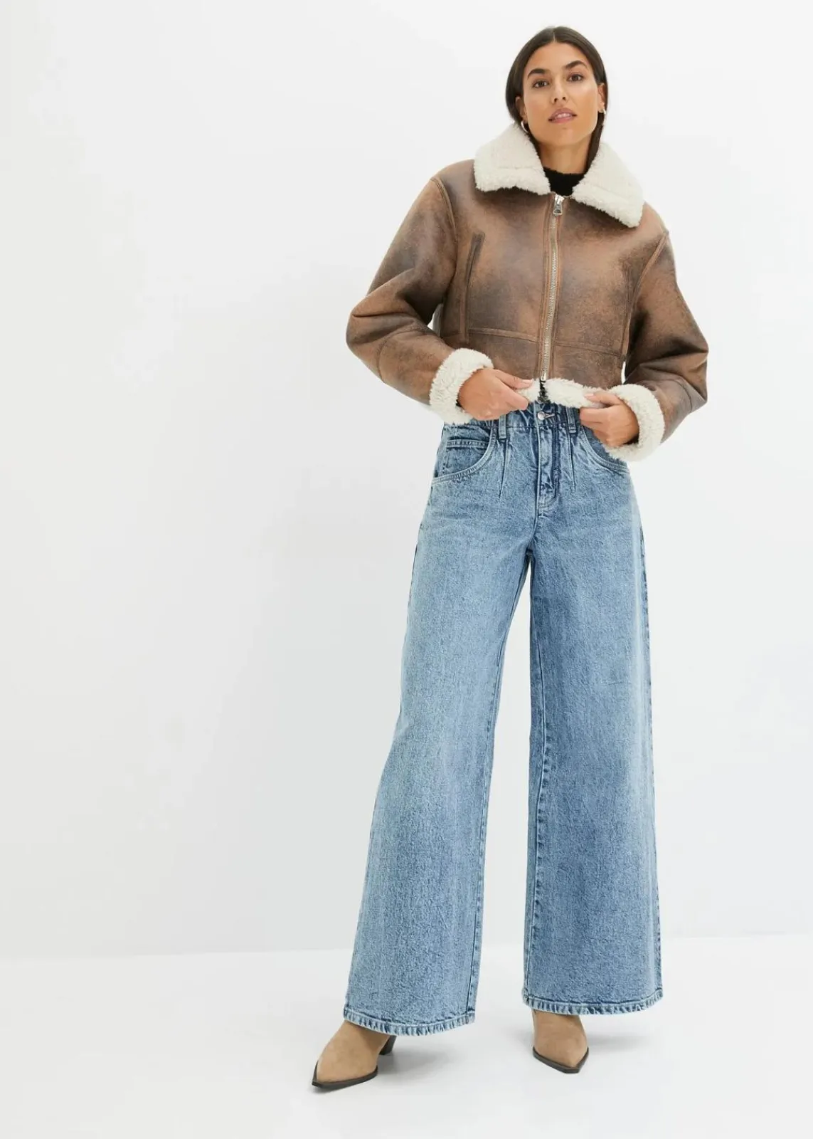 bonprix Jacken & Mäntel^Pilotenjacke aus Lammfellimitat camel