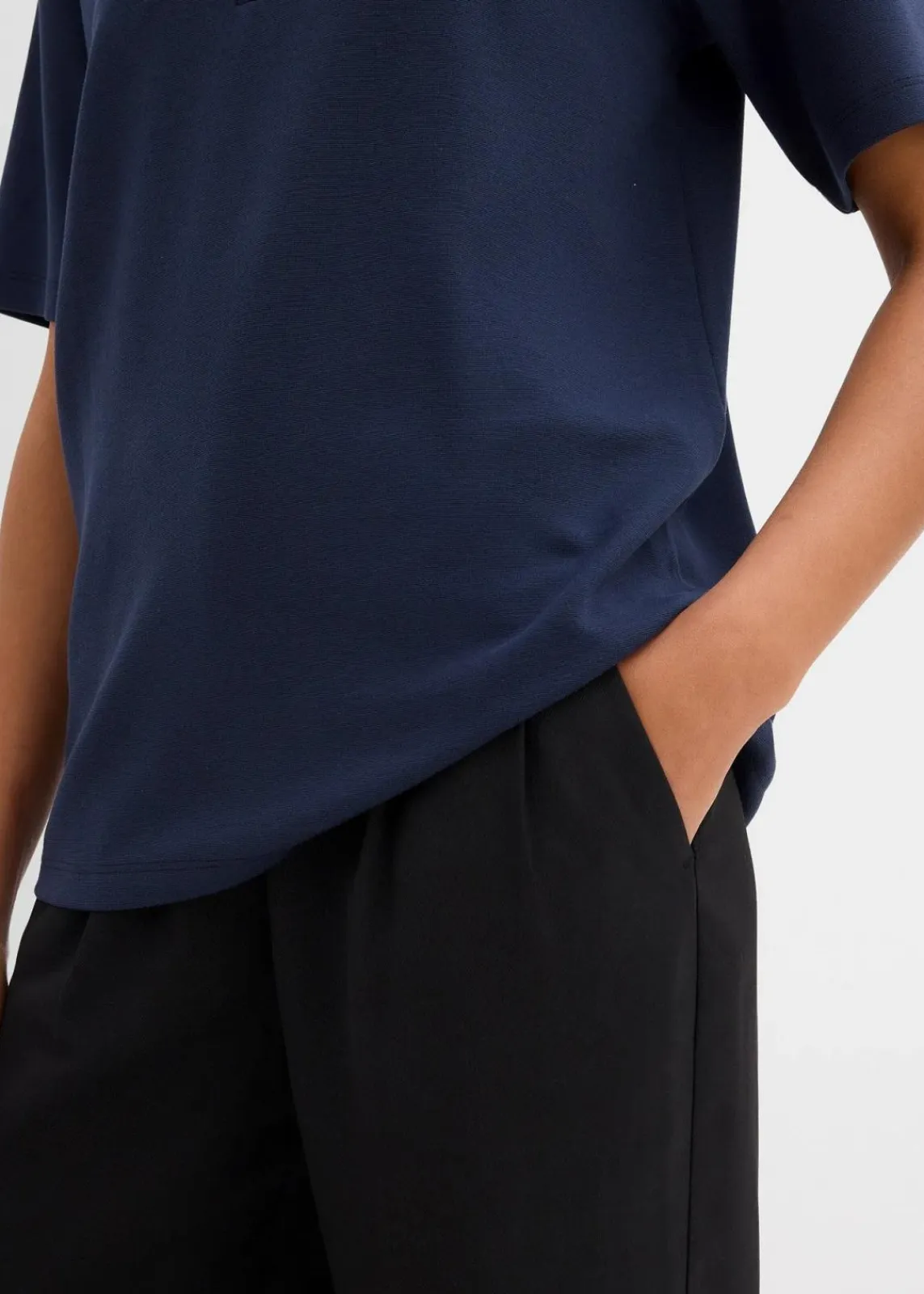 bonprix Shirts & Tops^Poloshirt aus Viskose-Mix dunkelblau