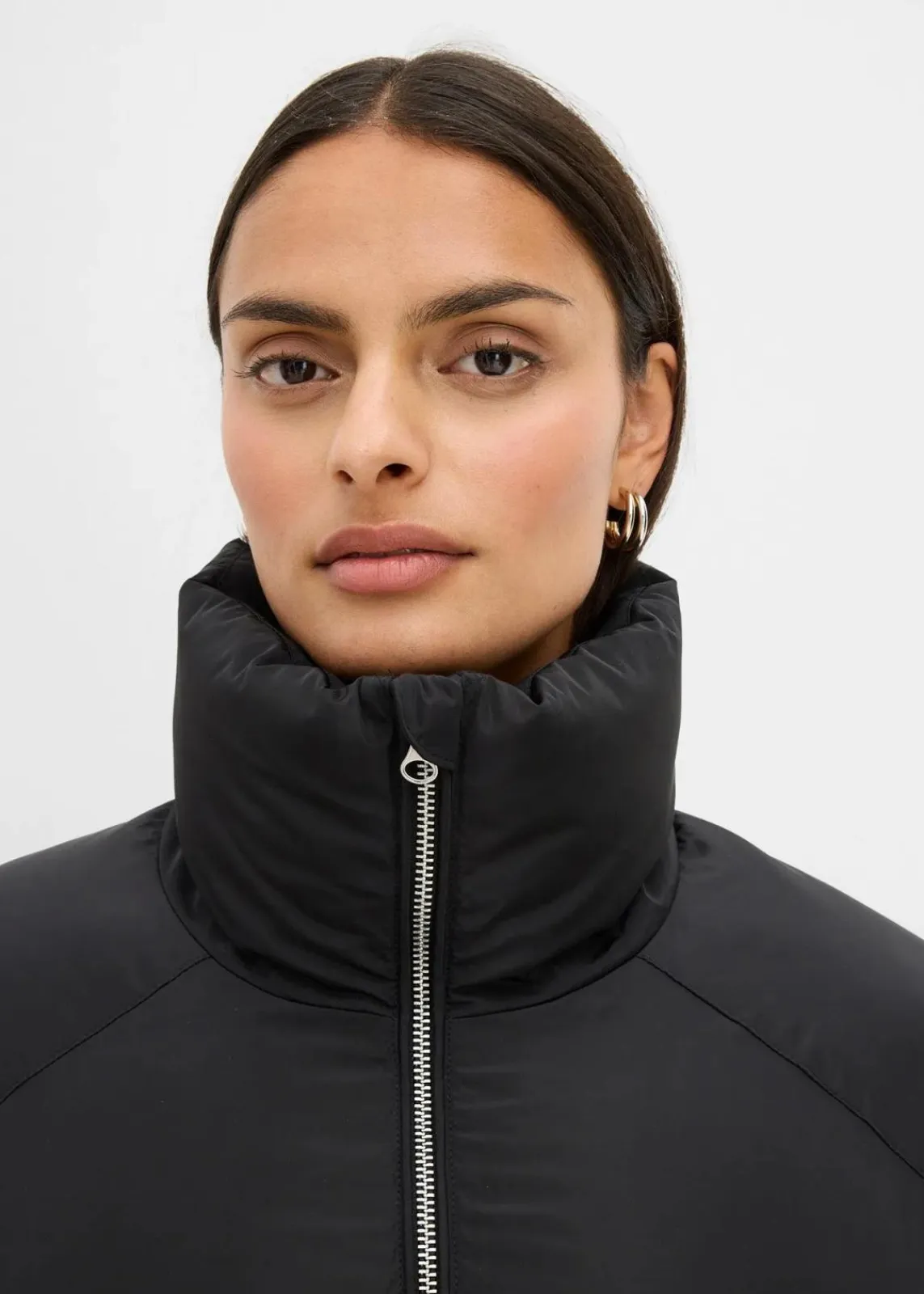 bonprix Bekleidung·Hosen|Nachhaltigere Materialien^Puffer-Jacket schwarz