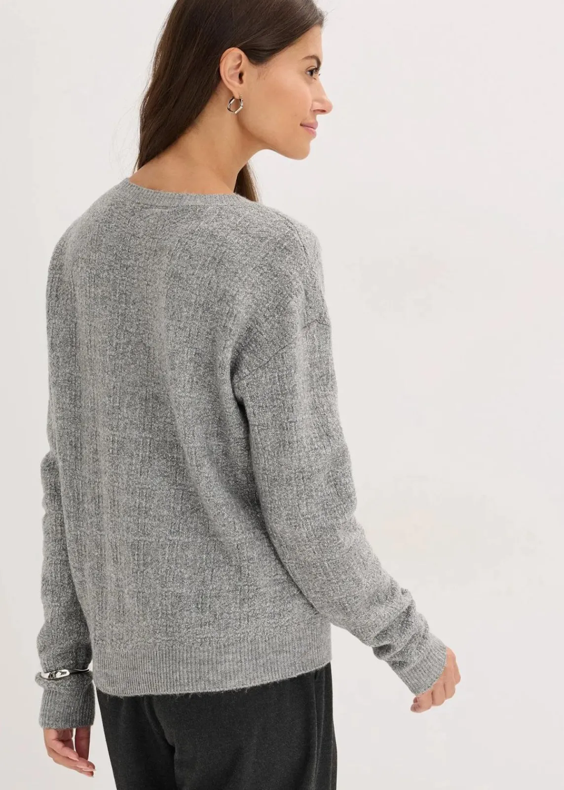 bonprix Pullover & Strickjacken|Strickmode^Pullover grau/silber meliert