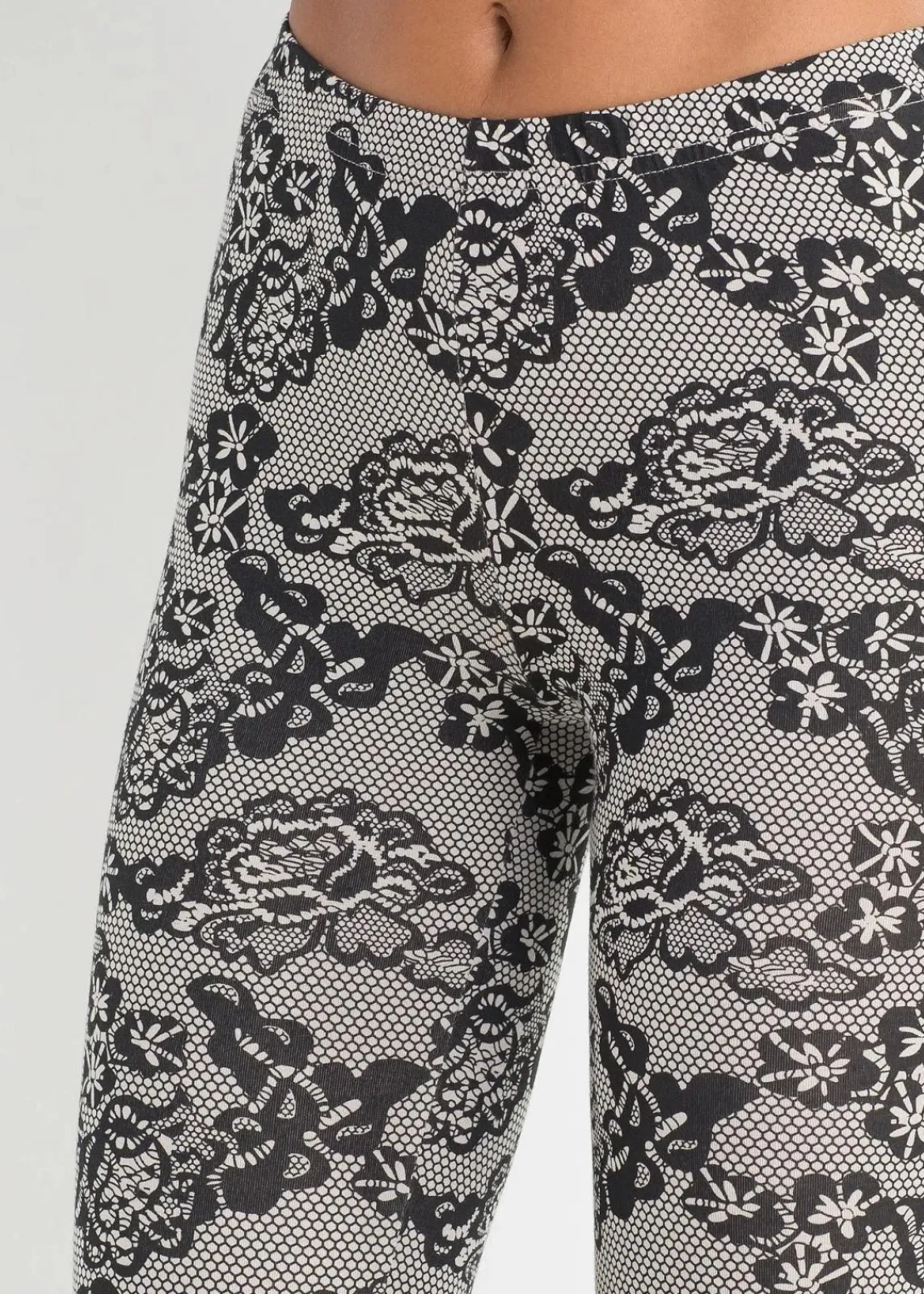 bonprix Wäsche·Nachtwäsche|Nachhaltigere Materialien^Pyjama mit Bio-Baumwolle schwarz/ grau bedruckt