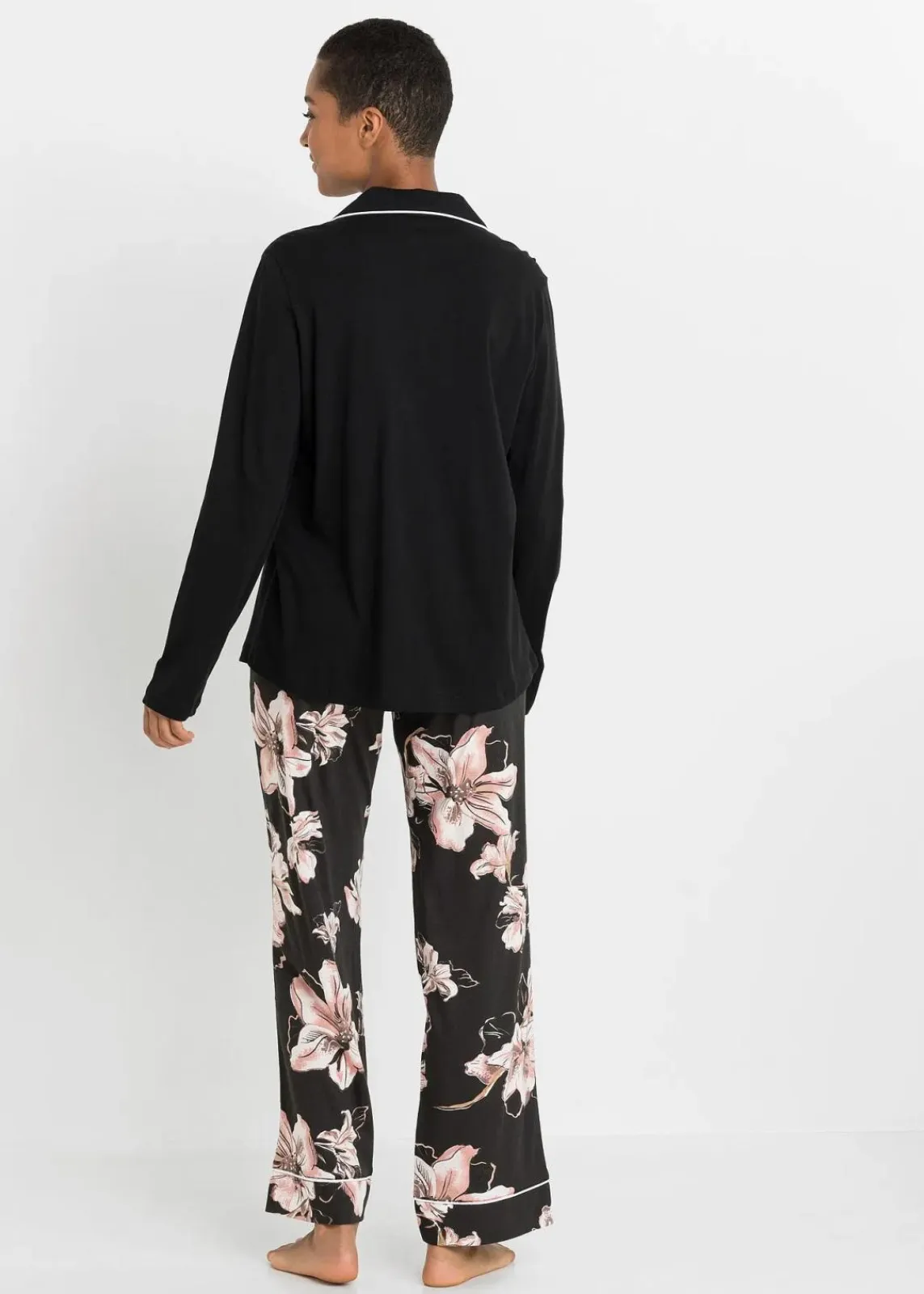 bonprix Wäsche·Nachtwäsche|Nachtwäsche^Pyjama mit Knopfleiste schwarz geblümt