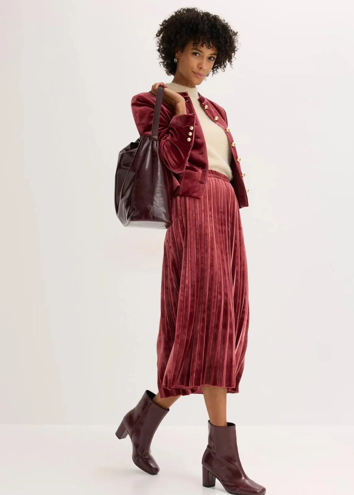 bonprix Bekleidung·Hosen|Jacken & Mäntel^Samtjacke rubinrot